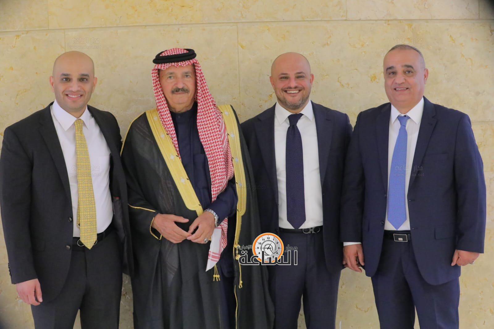 Madar Al-Saa Images 0.4727042869497382