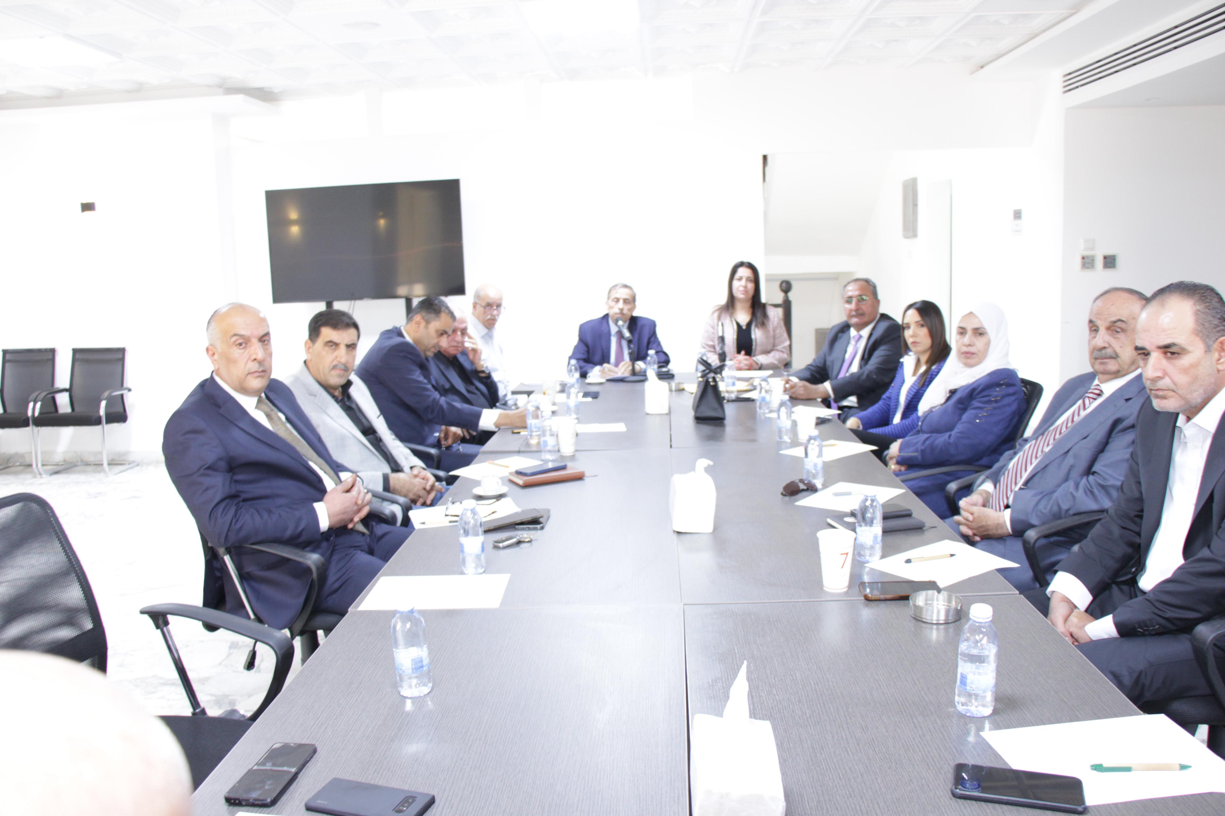 Madar Al-Saa Images 0.7163364987914391