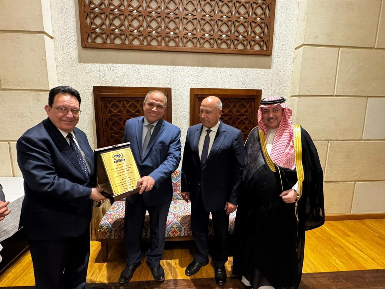 Madar Al-Saa Images 0.5223382370498459