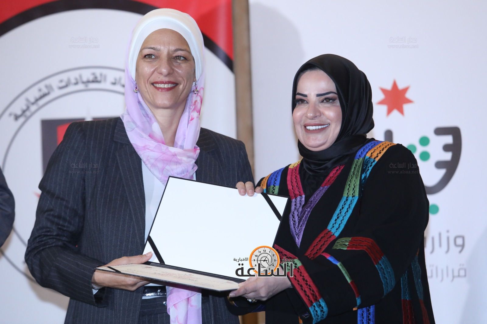 Madar Al-Saa Images 0.22910167257450453