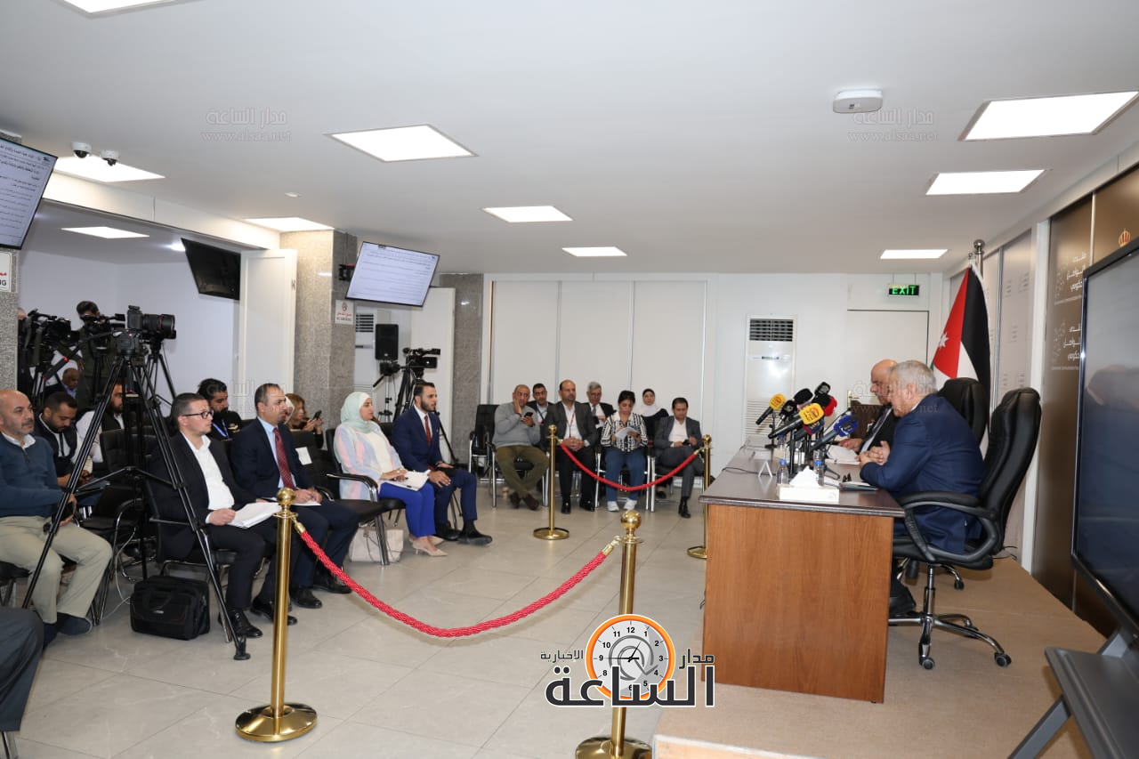 Madar Al-Saa Images 0.7503442632229953