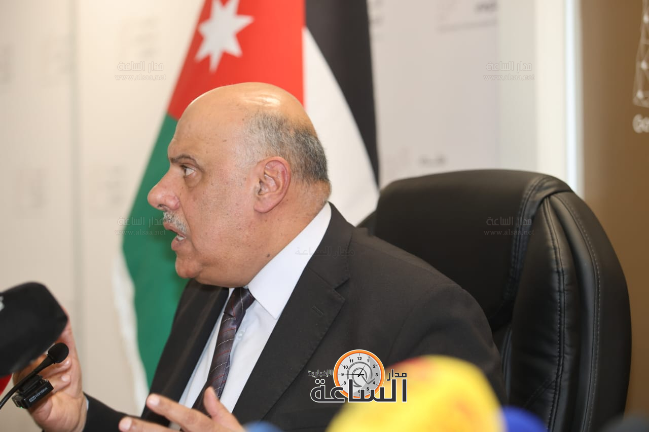 Madar Al-Saa Images 0.4165559685527298