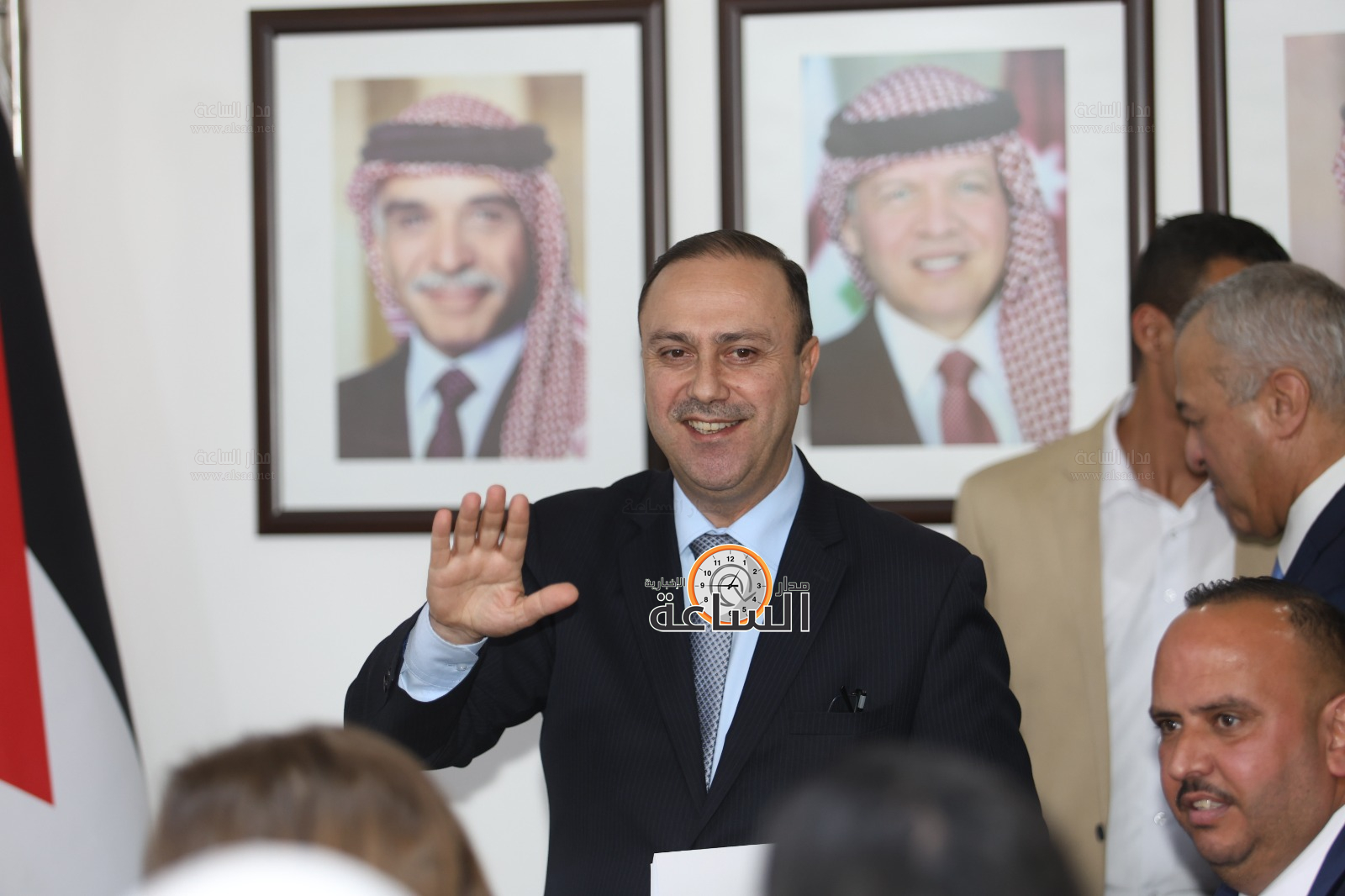 Madar Al-Saa Images 0.9540368224947289