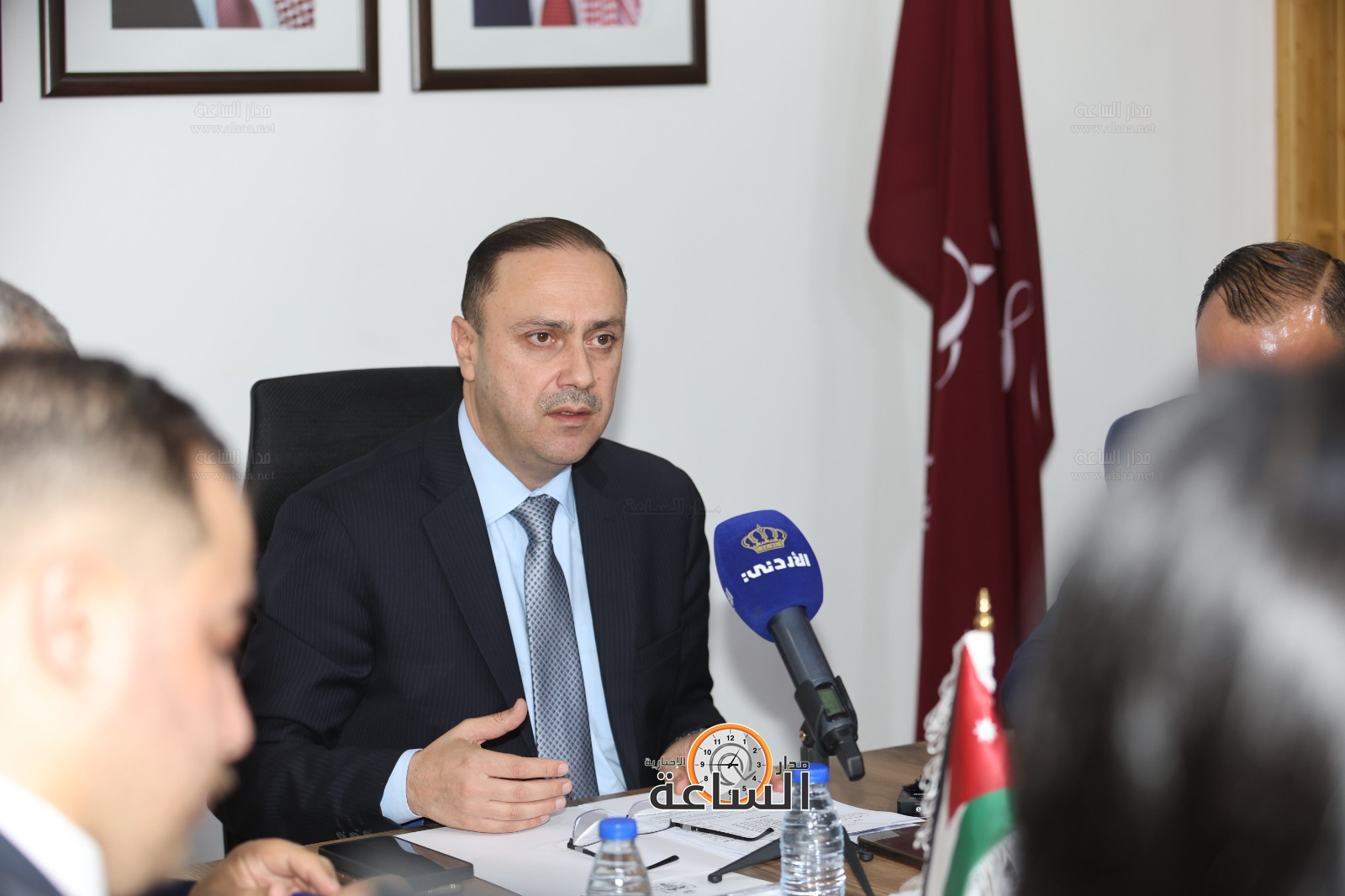 Madar Al-Saa Images 0.09993799067221198