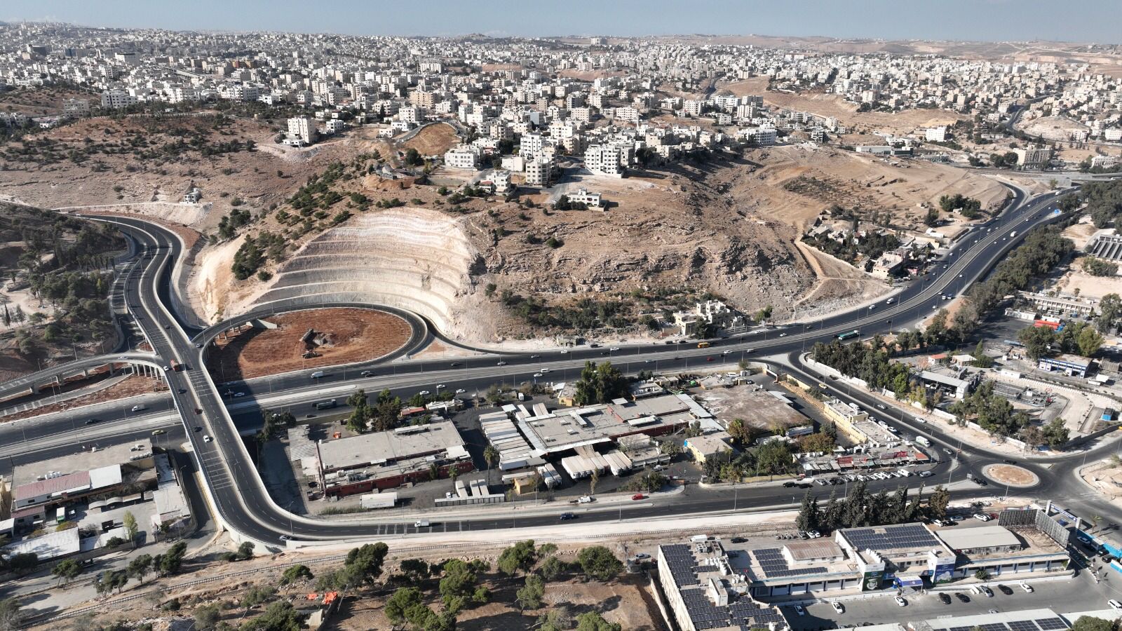 Madar Al-Saa Images 0.9153696856893225