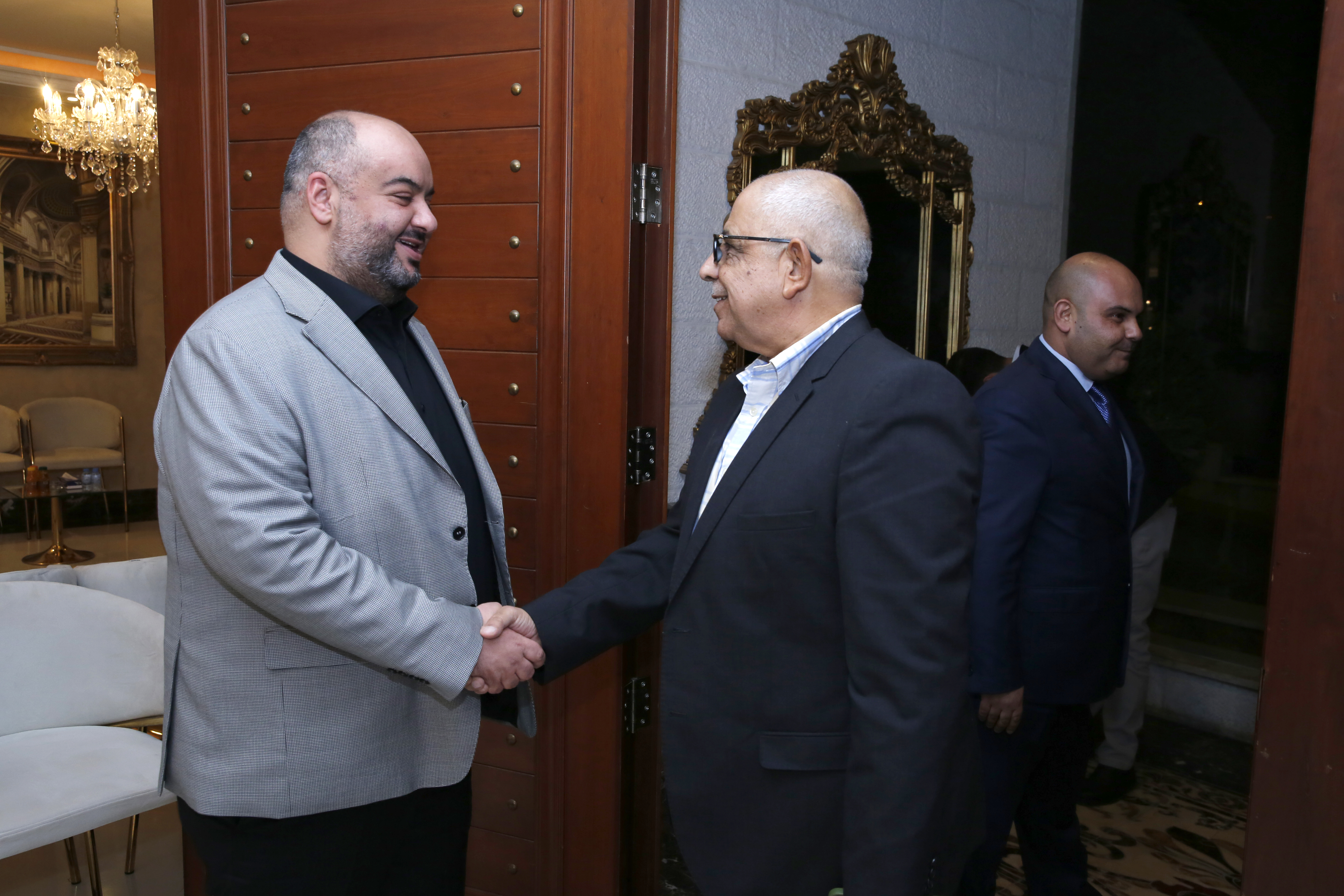 Madar Al-Saa Images 0.816297149160466