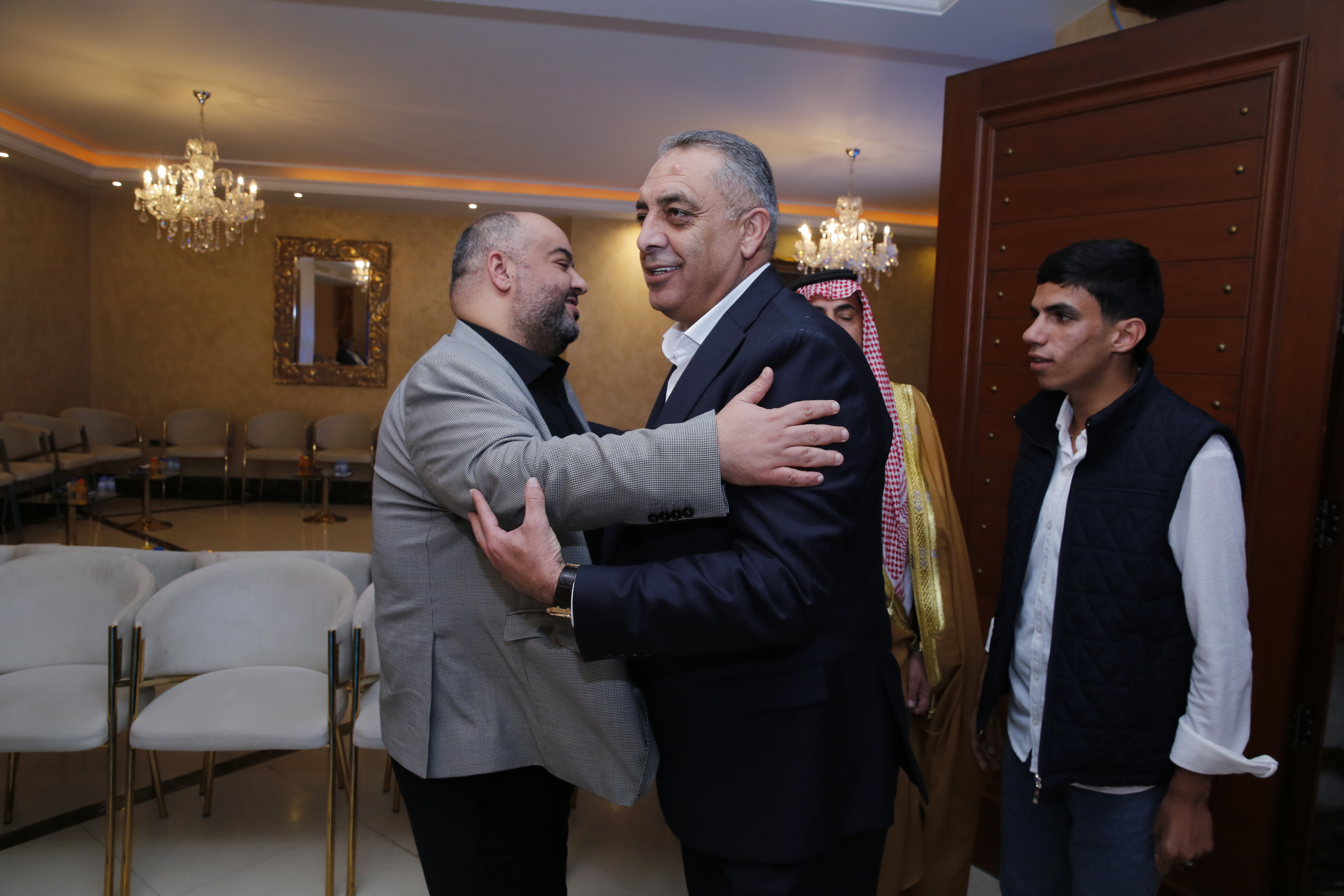 Madar Al-Saa Images 0.3113723141541007