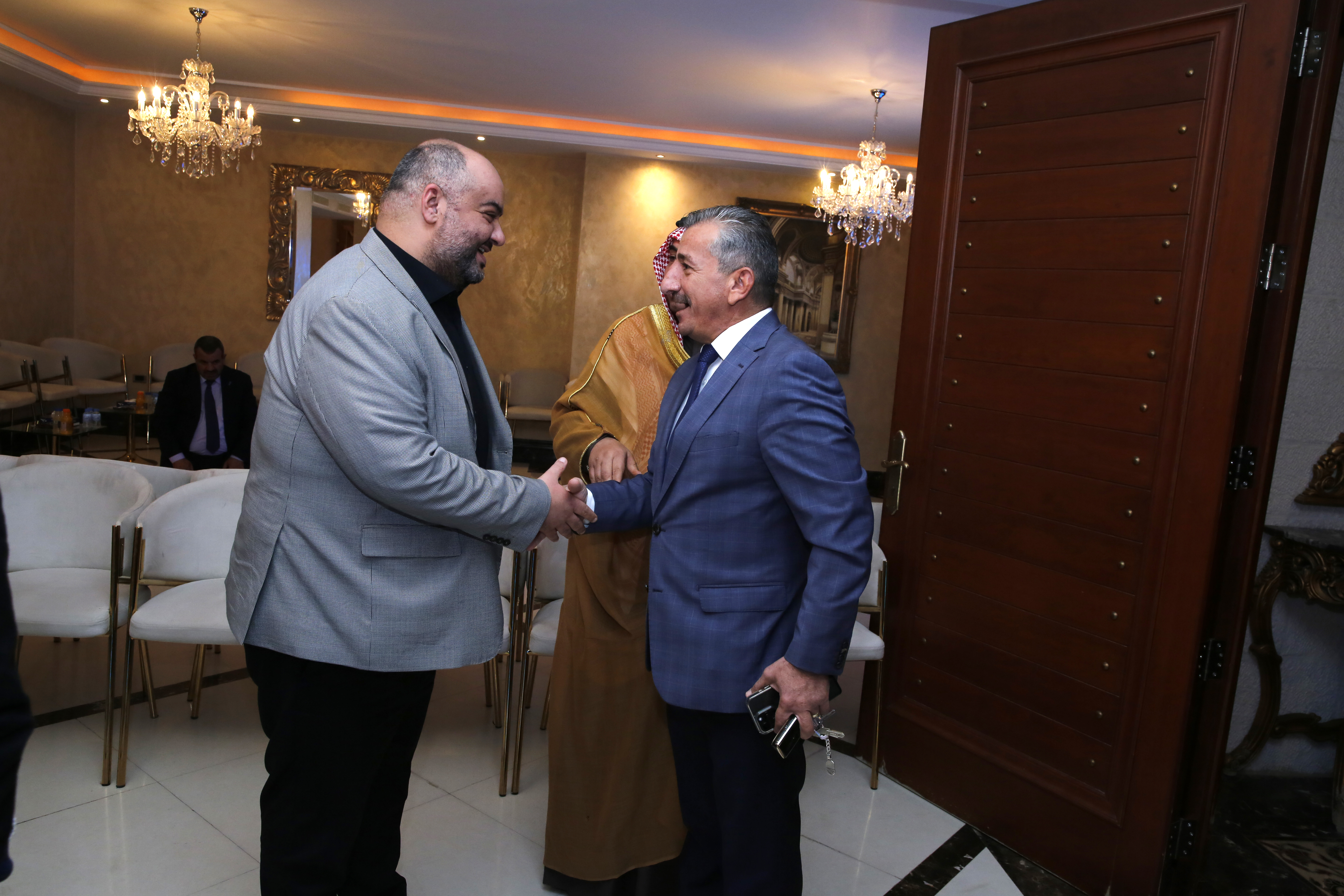 Madar Al-Saa Images 0.9396187773767357