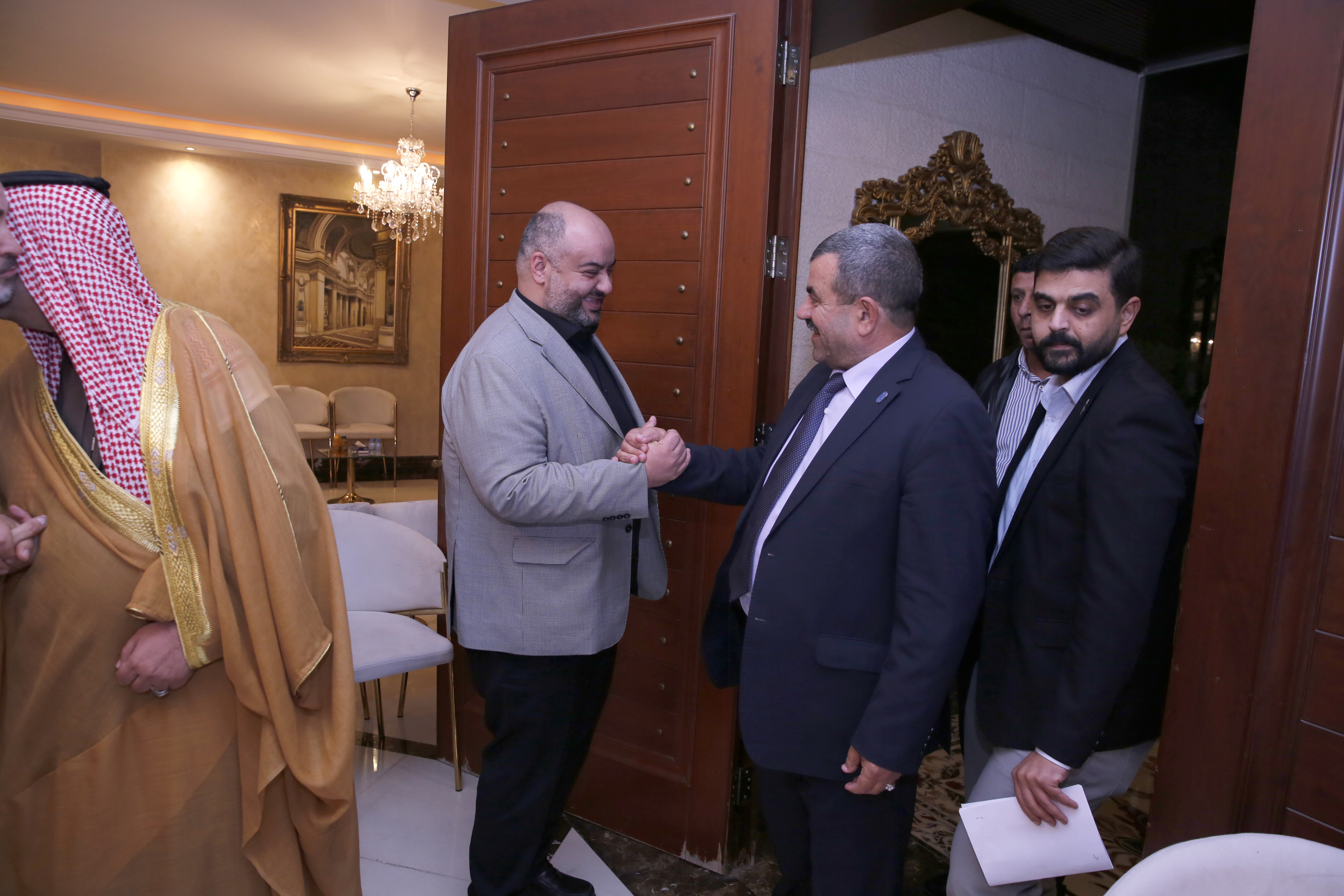 Madar Al-Saa Images 0.7109883309304312