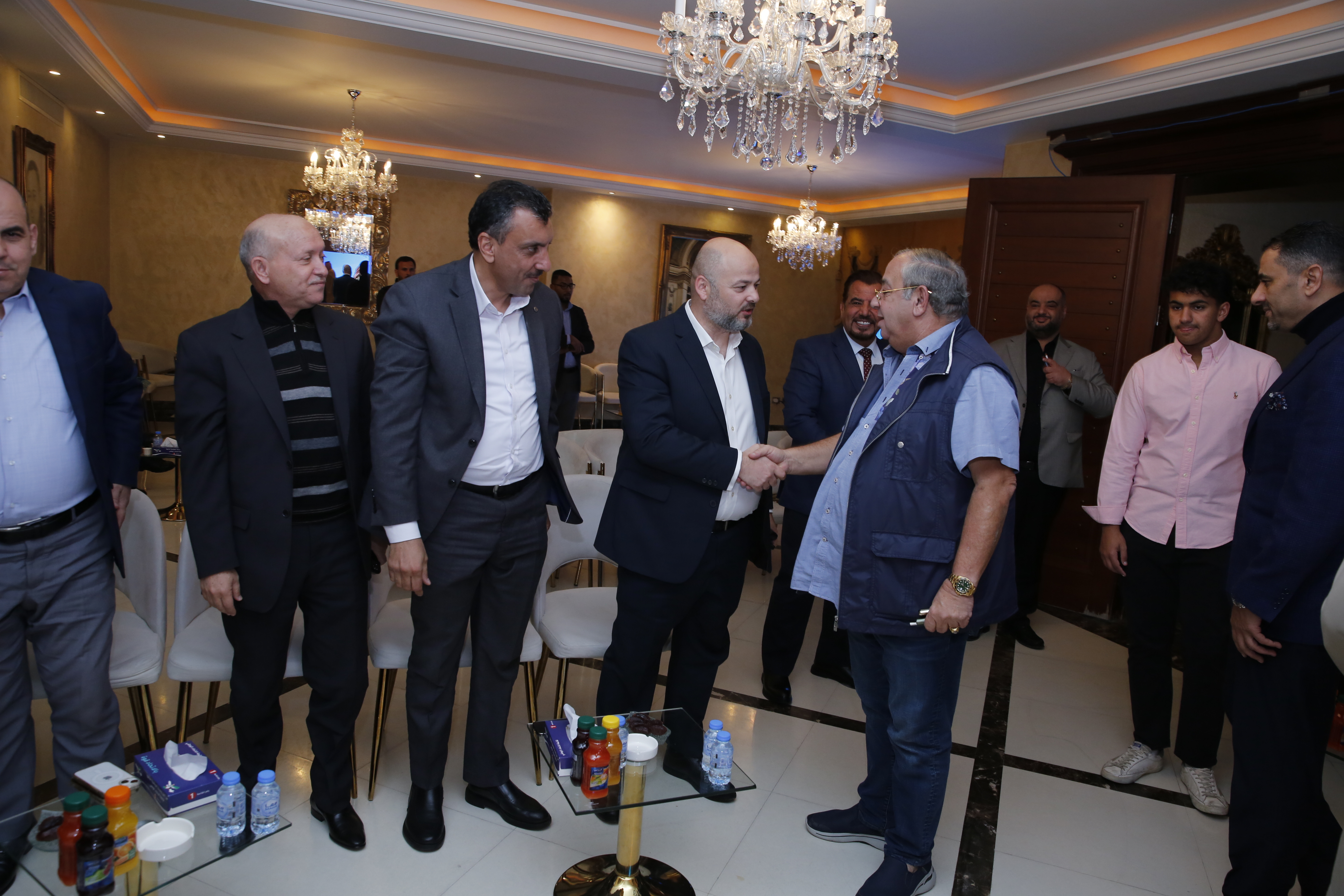 Madar Al-Saa Images 0.5890786362344427