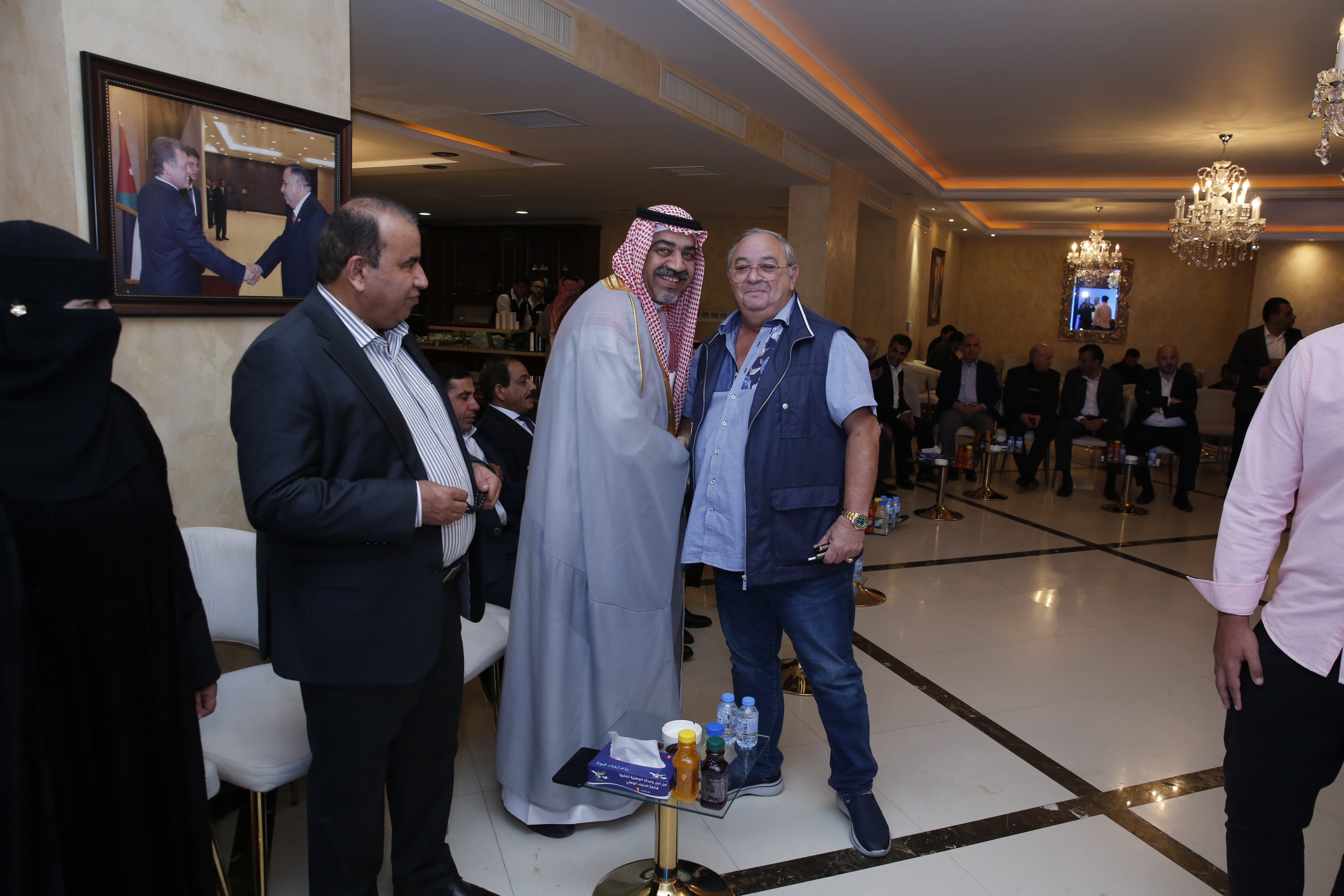 Madar Al-Saa Images 0.4649576688381287