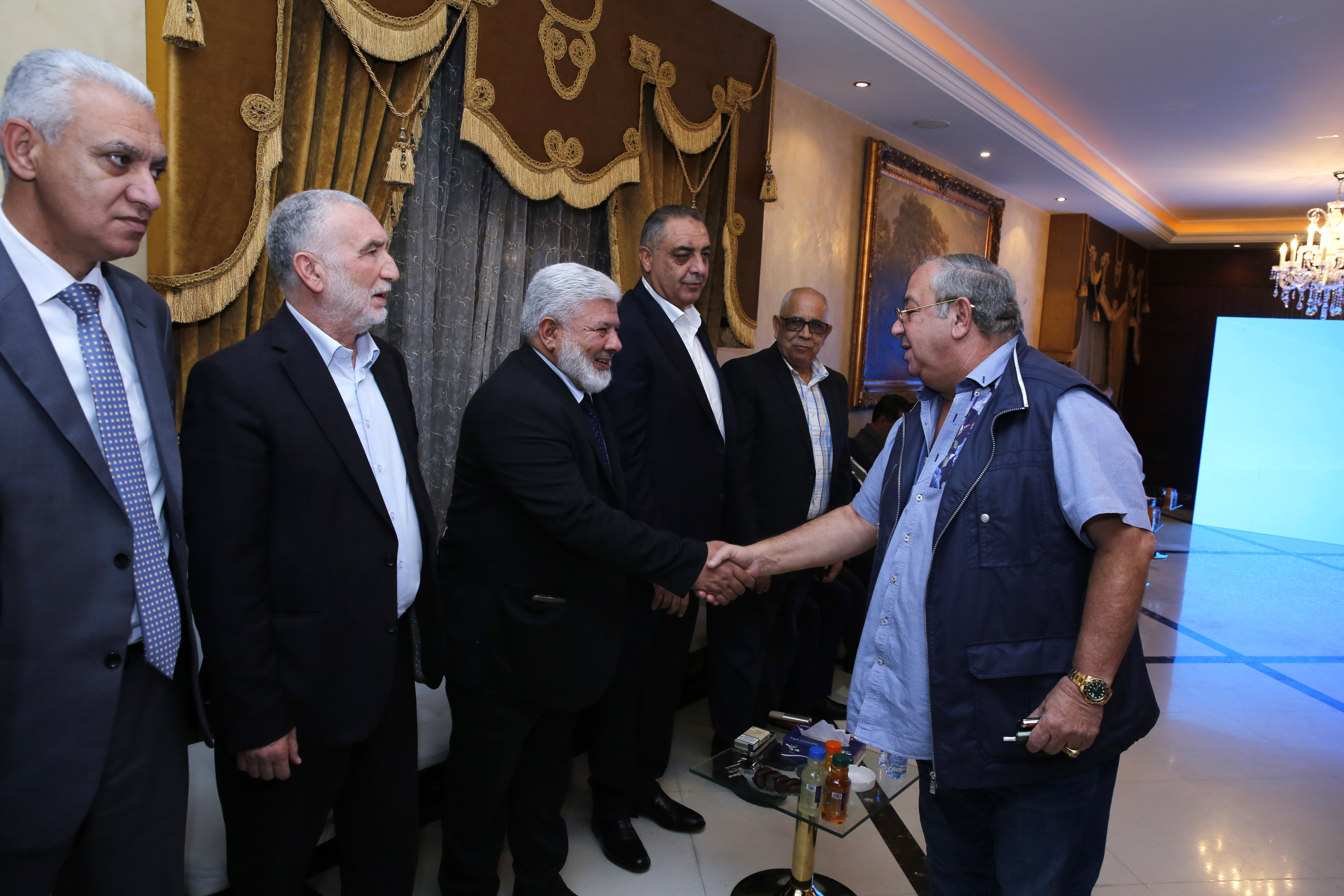 Madar Al-Saa Images 0.44886193089638904