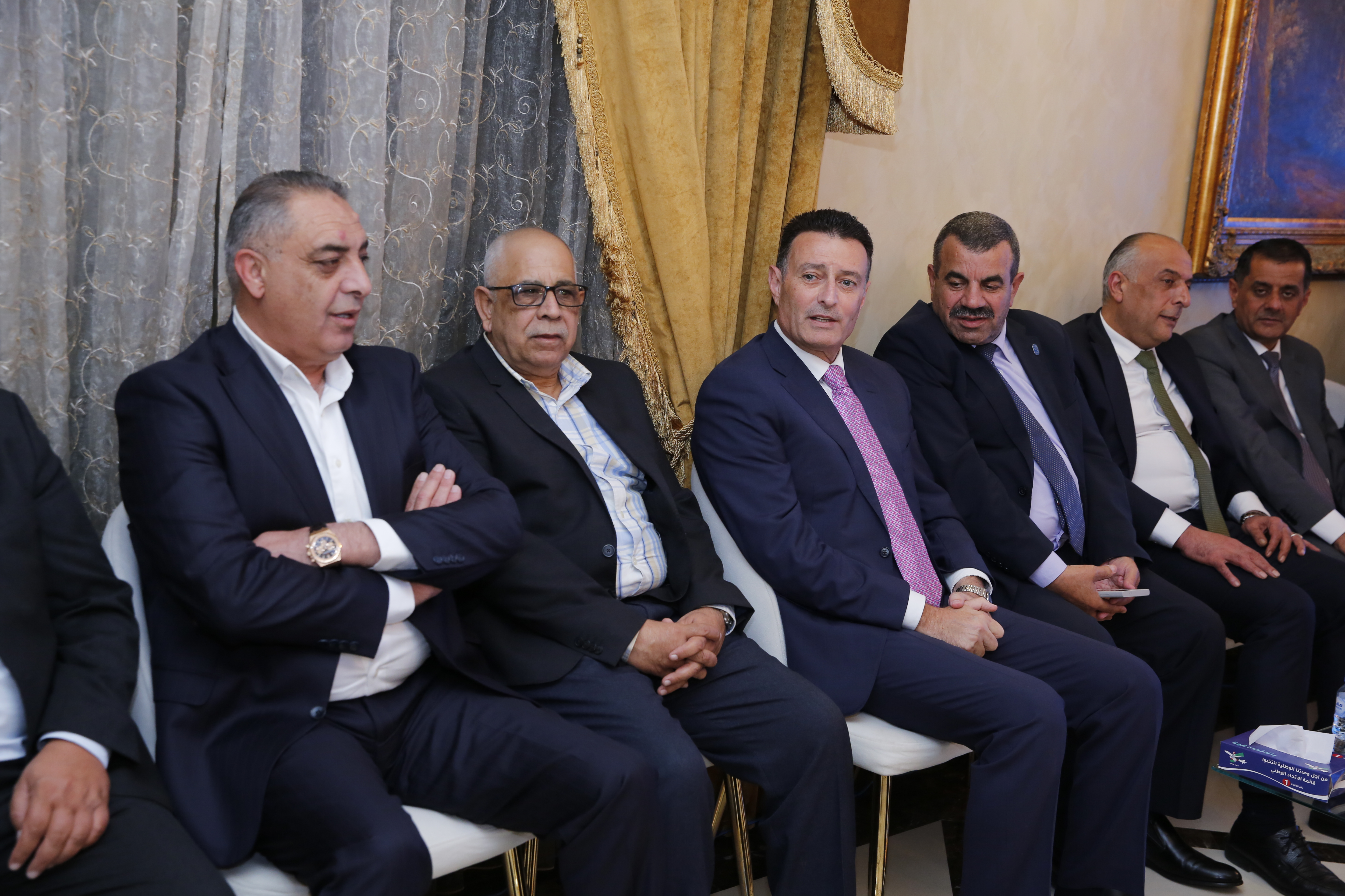 Madar Al-Saa Images 0.7165948548787162