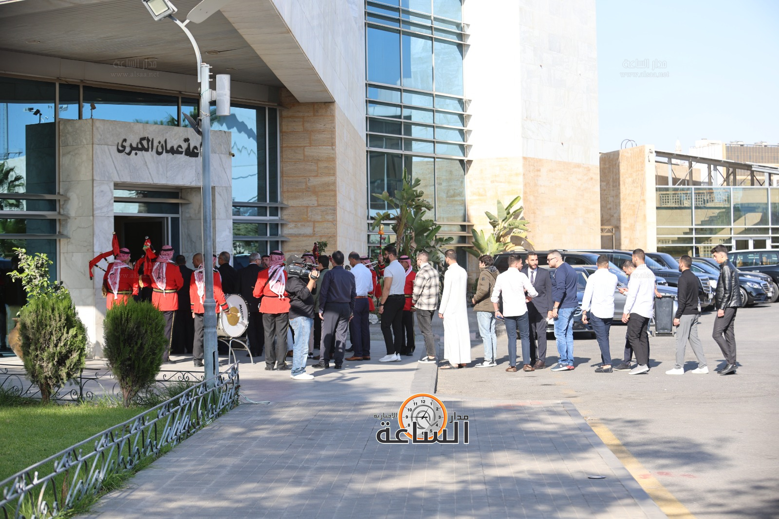 Madar Al-Saa Images 0.7412414497262776