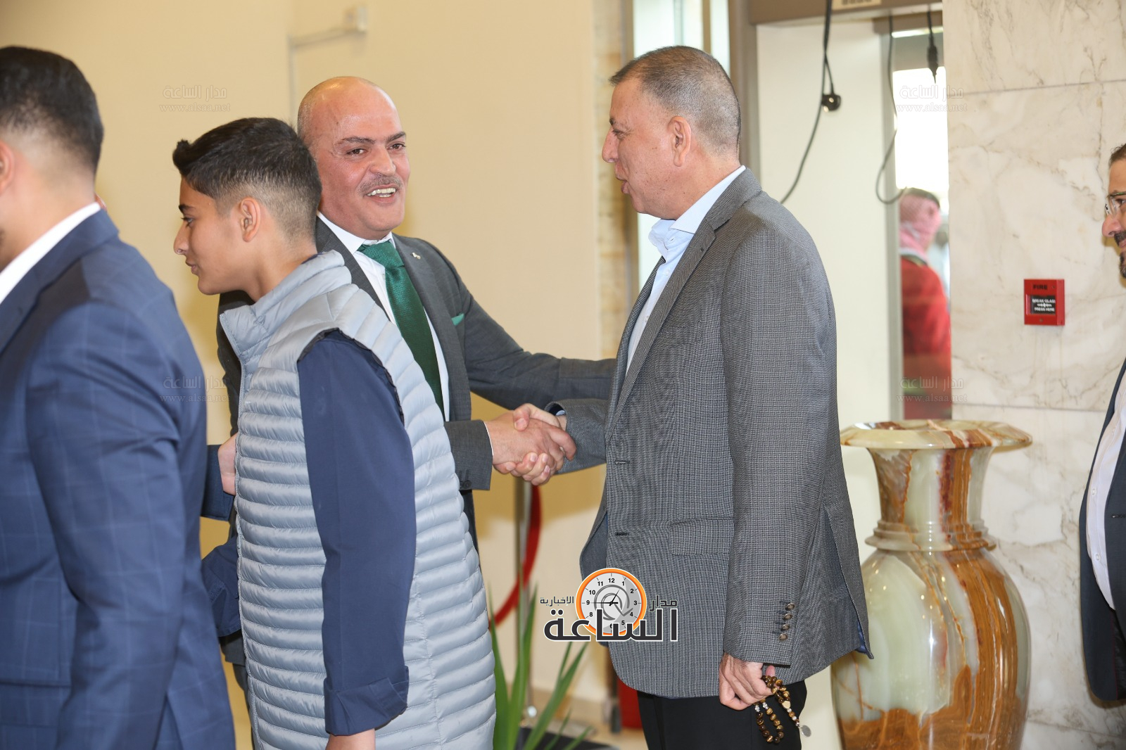 Madar Al-Saa Images 0.960070610609737