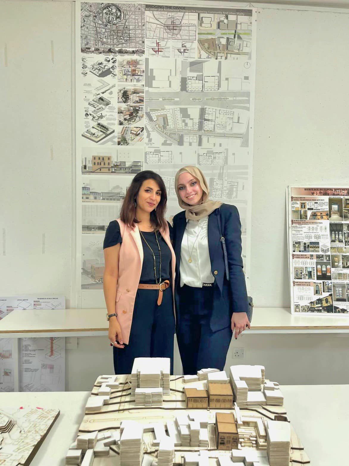 Madar Al-Saa Images 0.2556648885528836