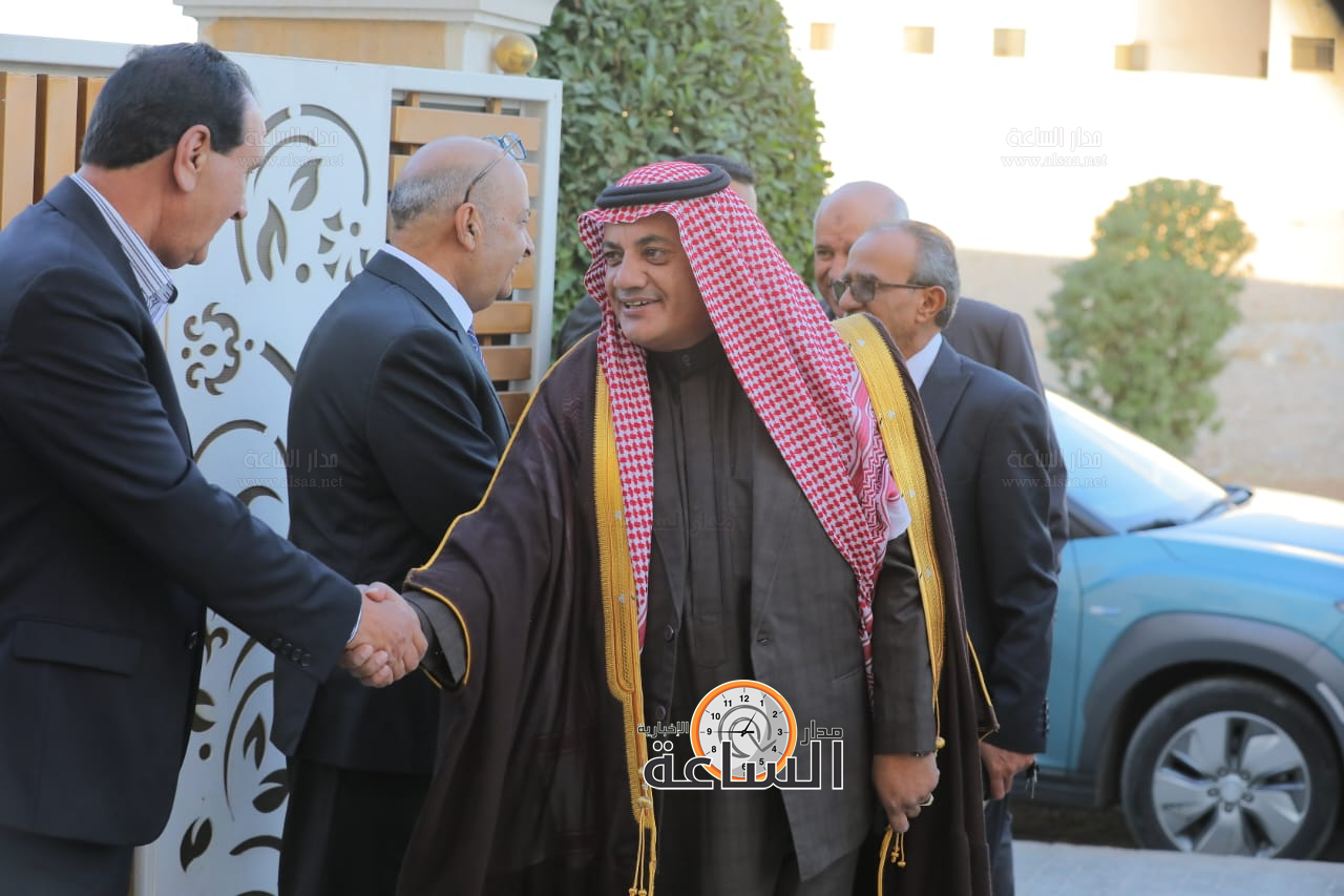 Madar Al-Saa Images 0.2719880386223166