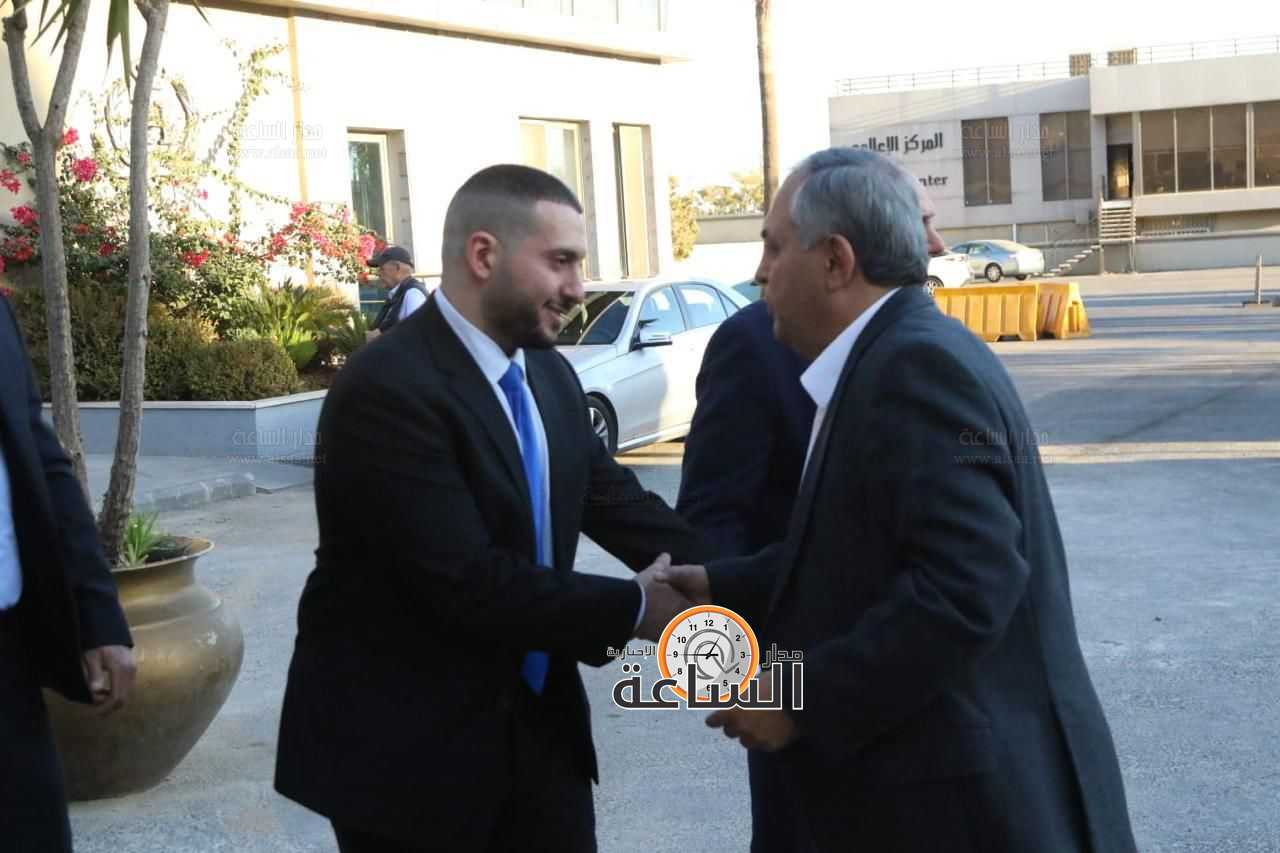 Madar Al-Saa Images 0.7135346319476223