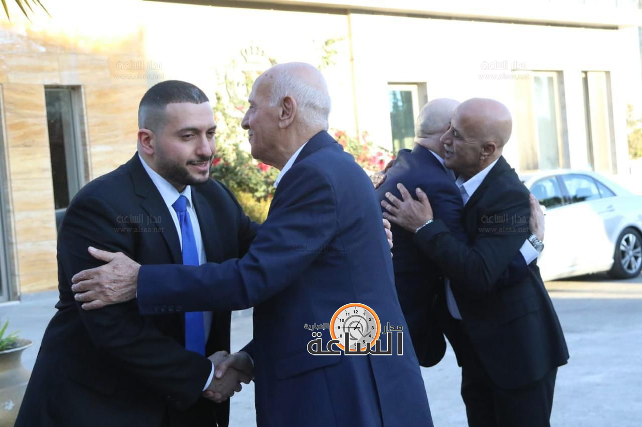 Madar Al-Saa Images 0.4832145506651562