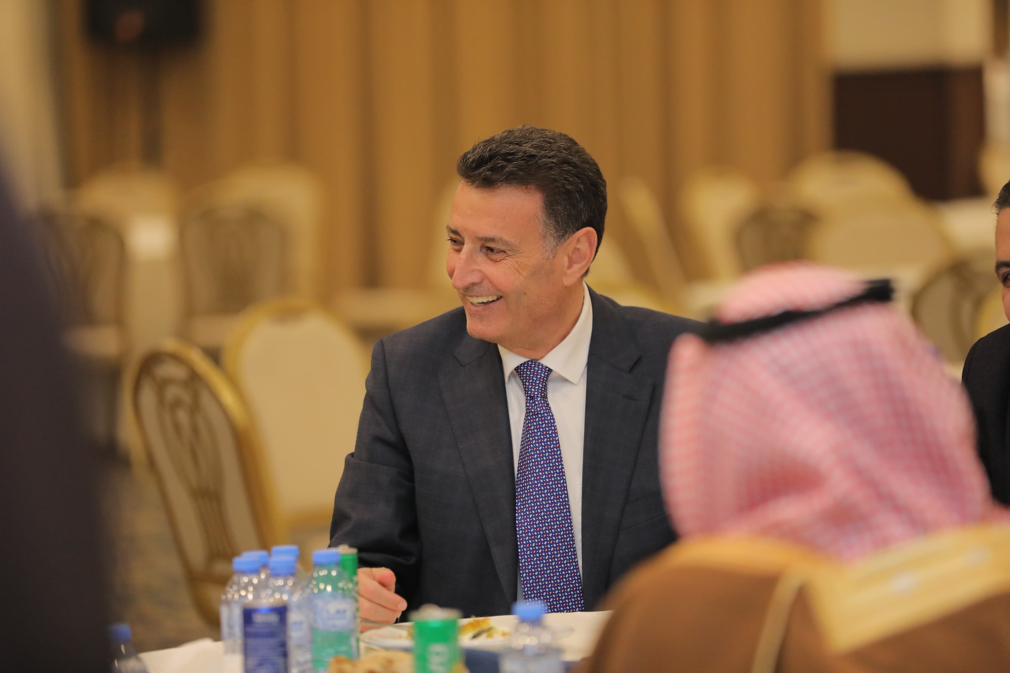 Madar Al-Saa Images 0.7492035087116007