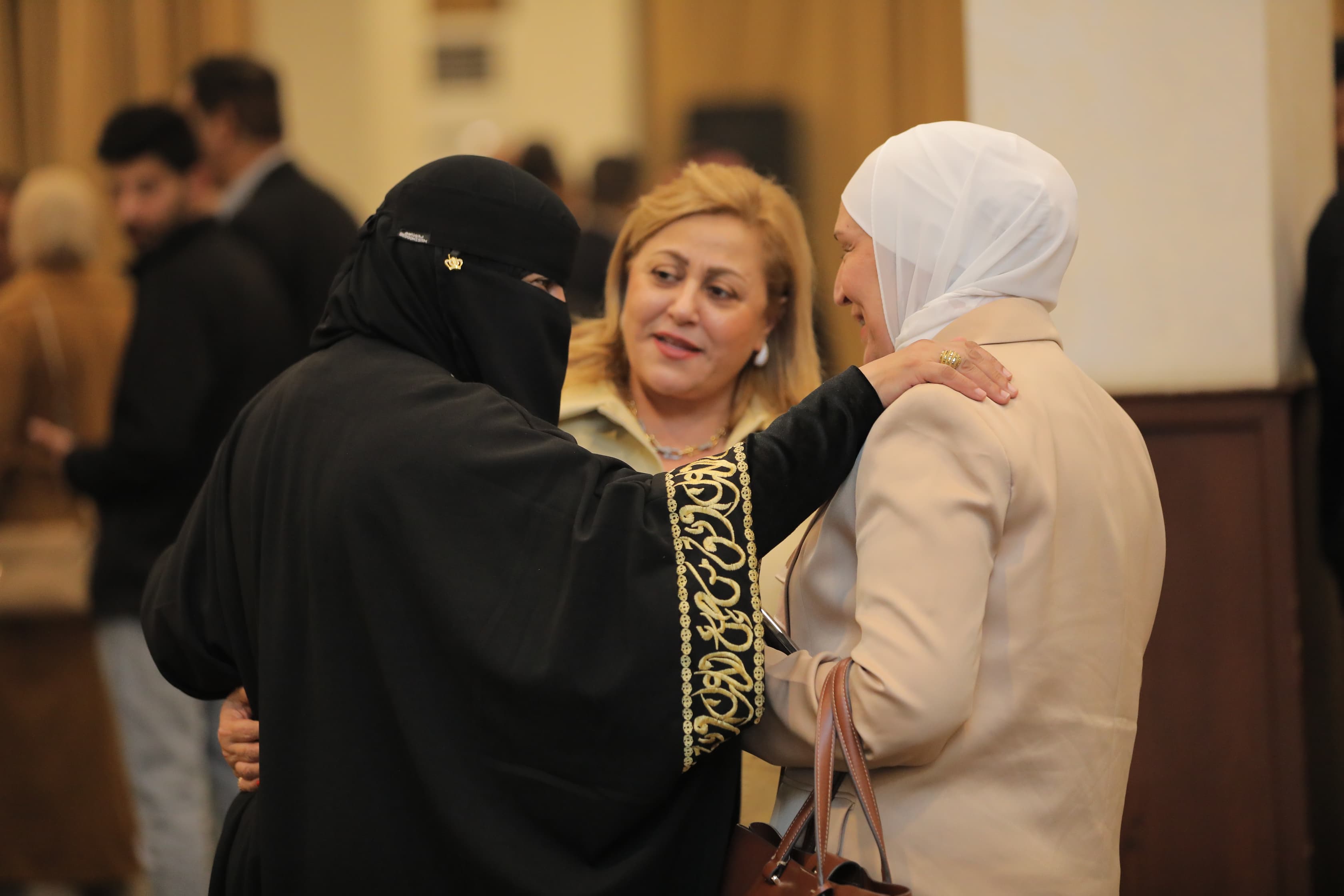 Madar Al-Saa Images 0.992693539333422