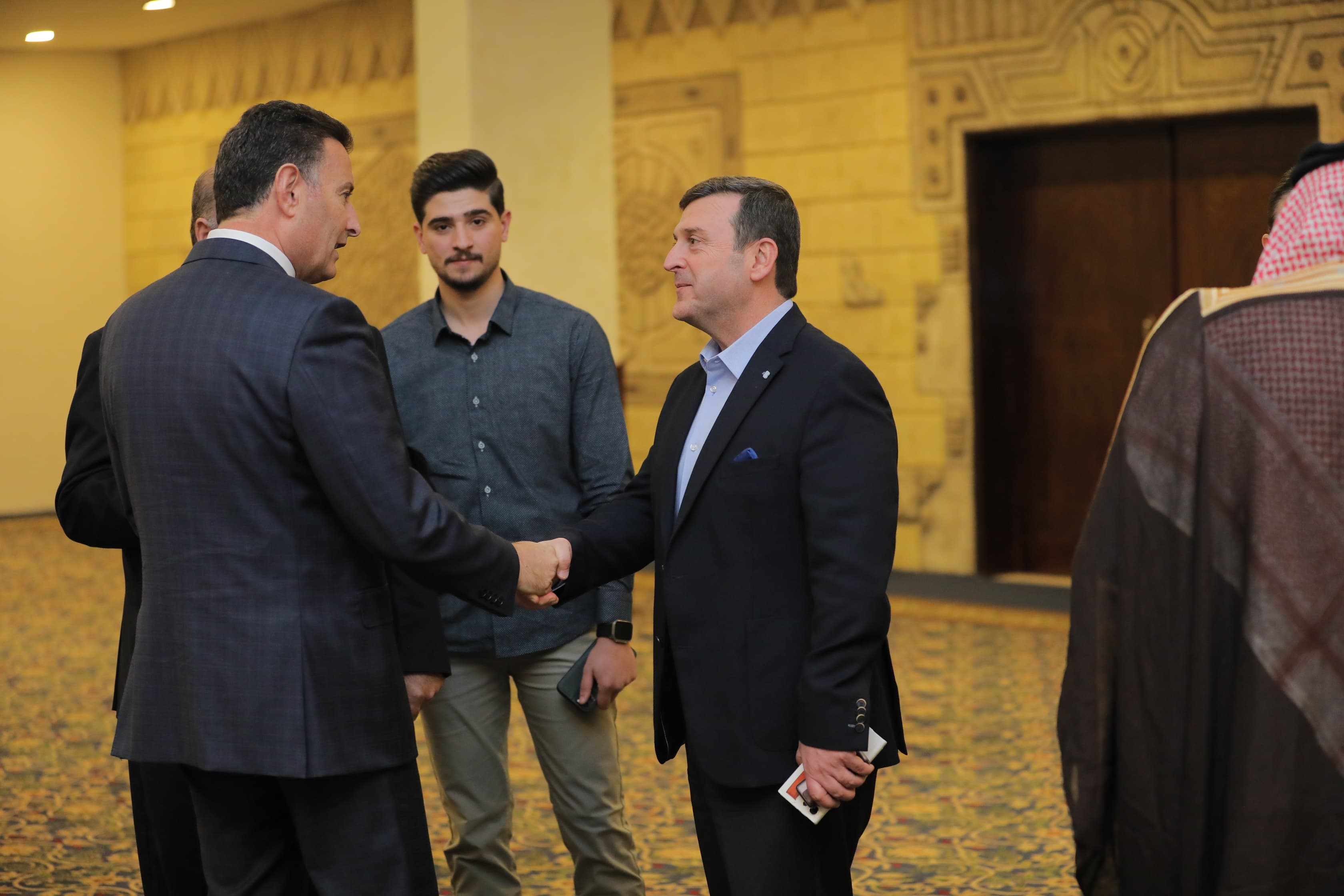 Madar Al-Saa Images 0.3073934160114573