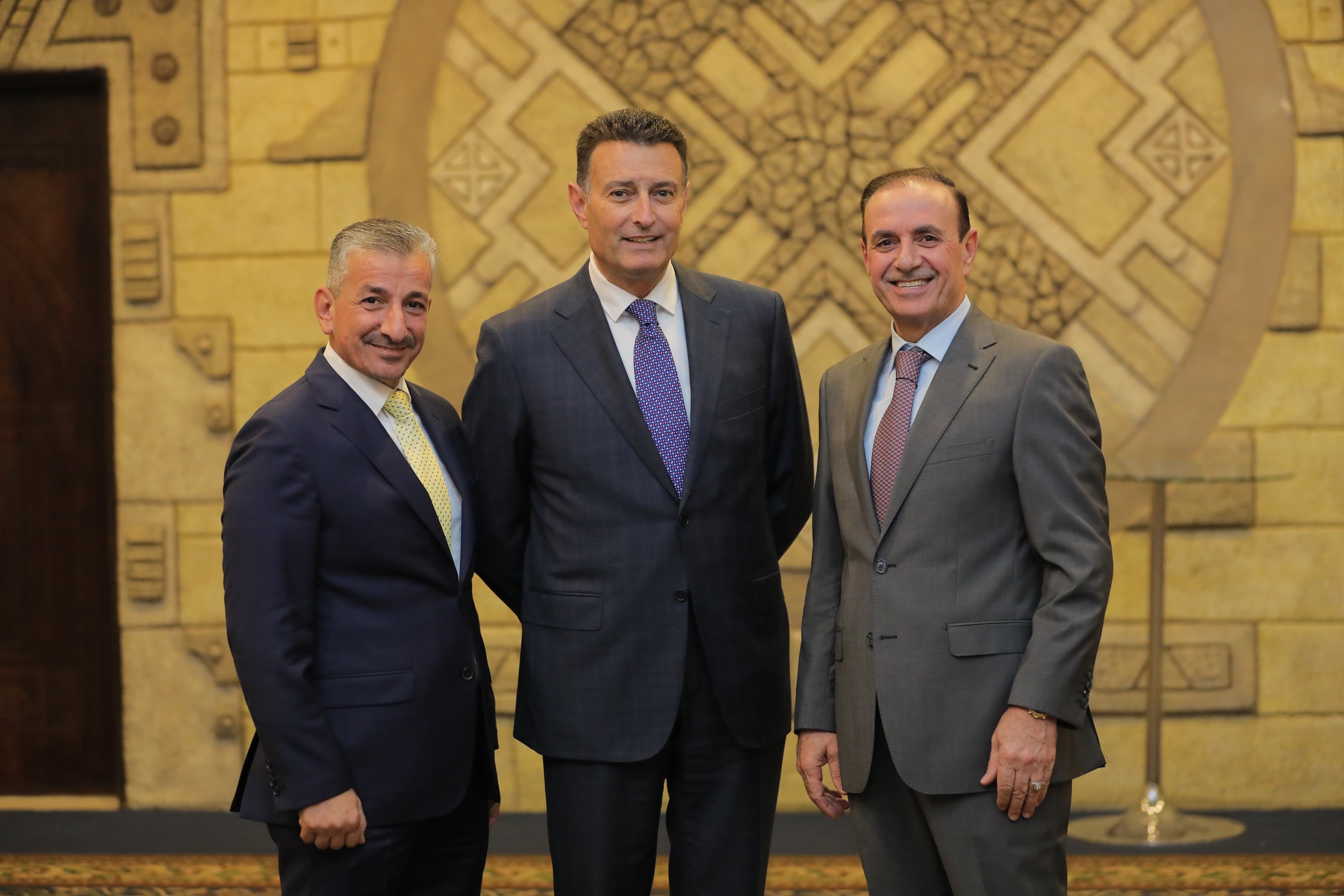 Madar Al-Saa Images 0.9755112639025203