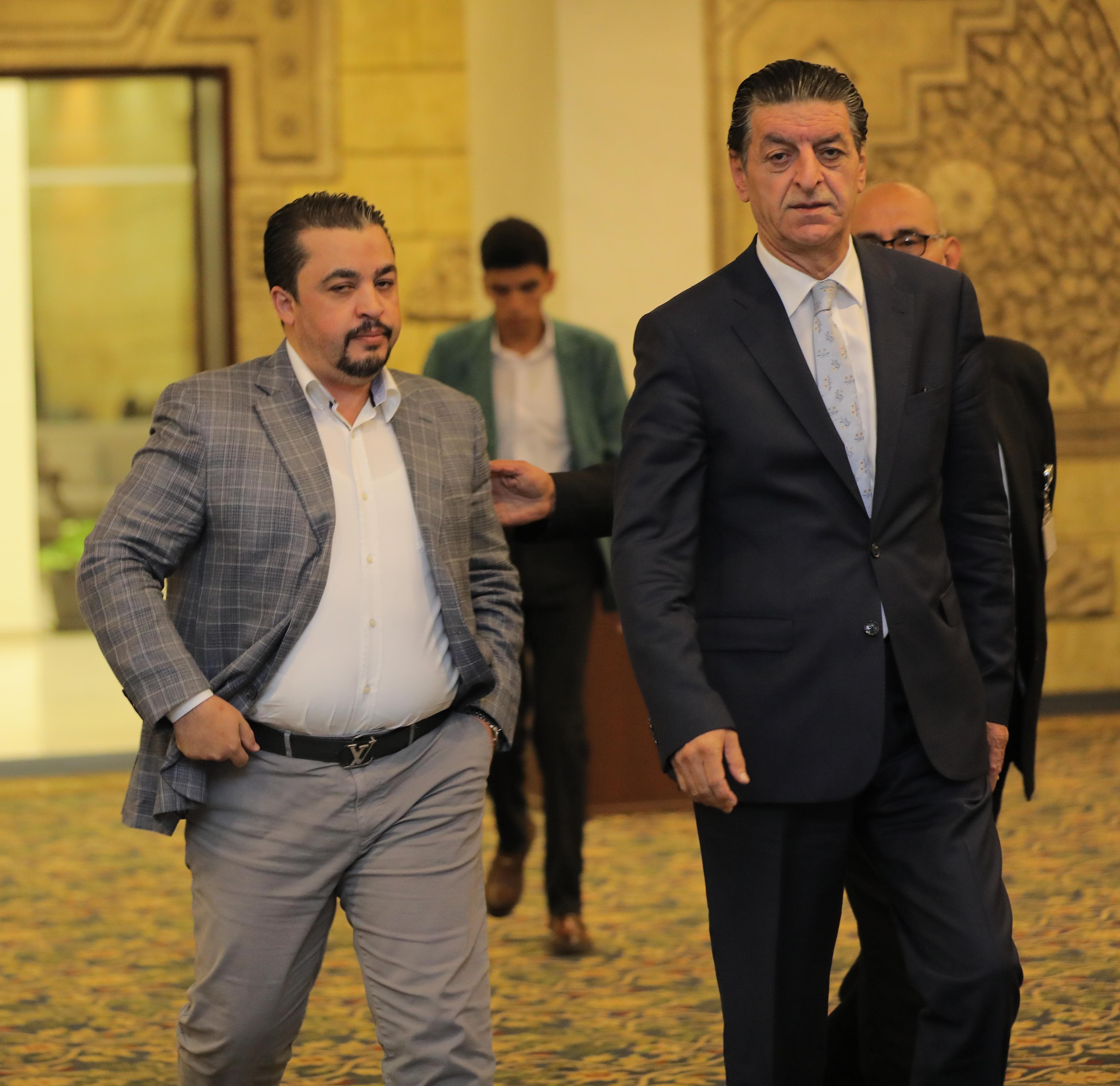 Madar Al-Saa Images 0.547268856442215