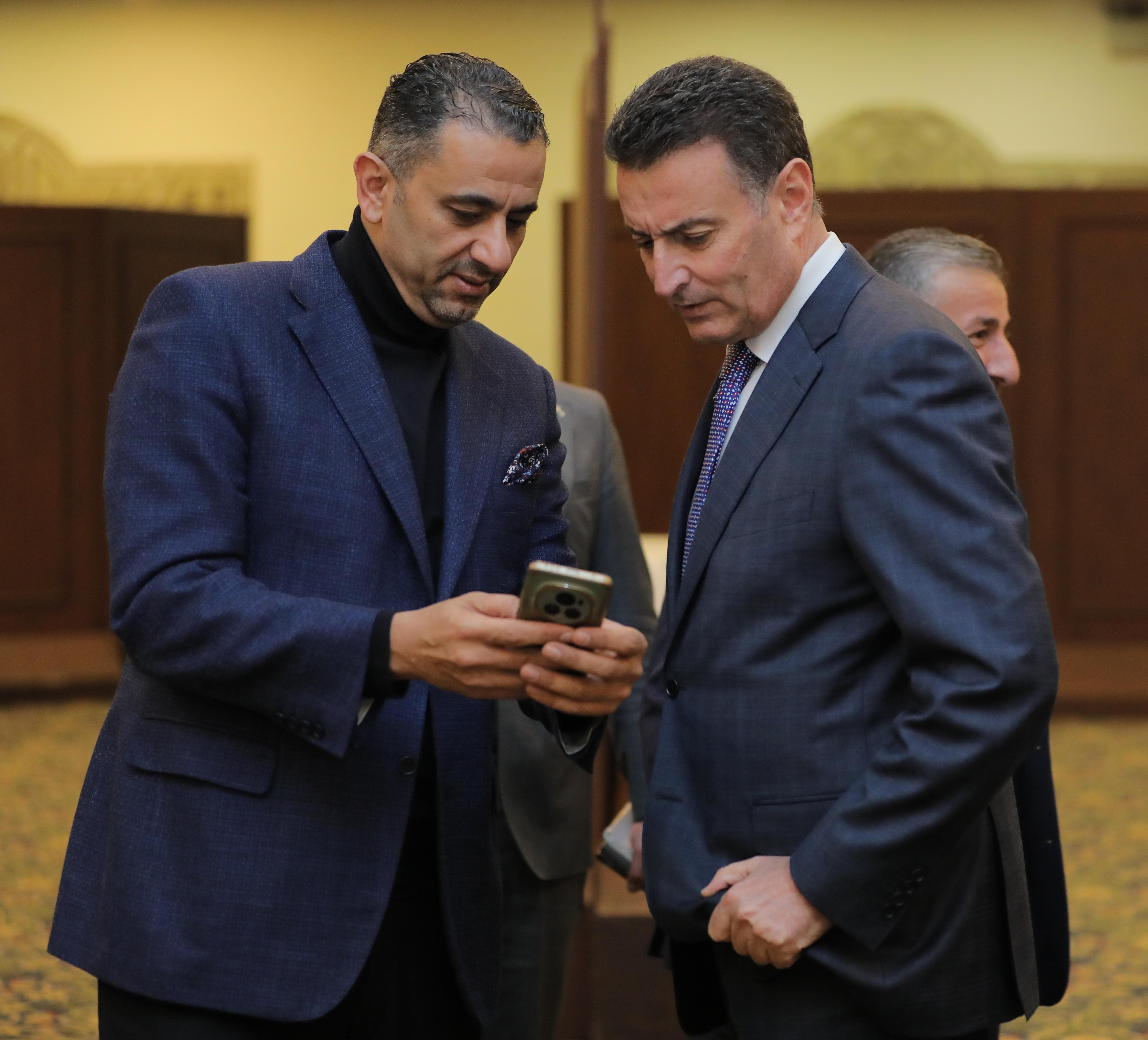 Madar Al-Saa Images 0.15531841625358922