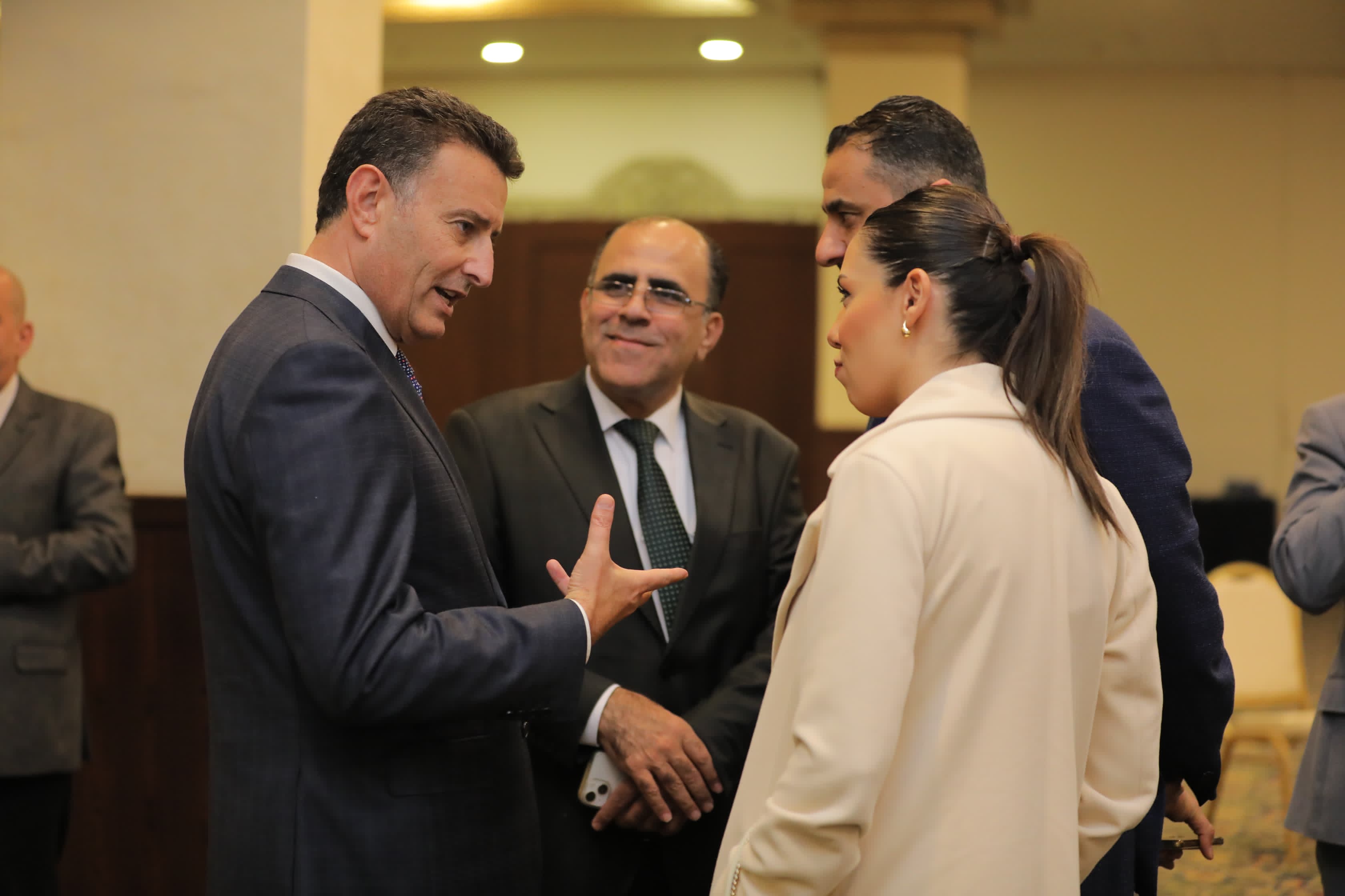 Madar Al-Saa Images 0.43578926583249866