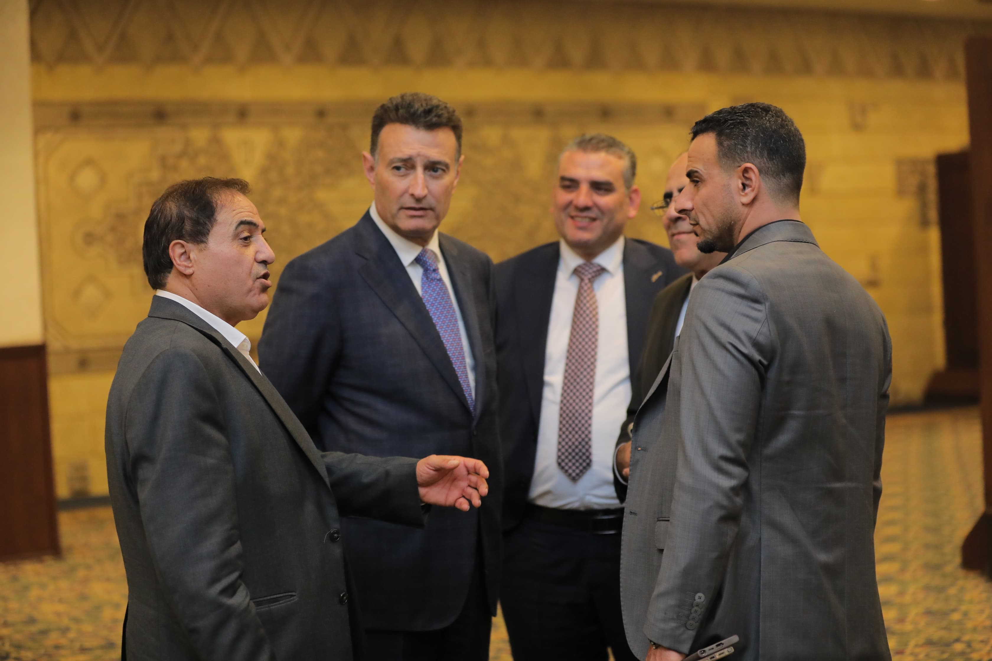 Madar Al-Saa Images 0.5086325717728333