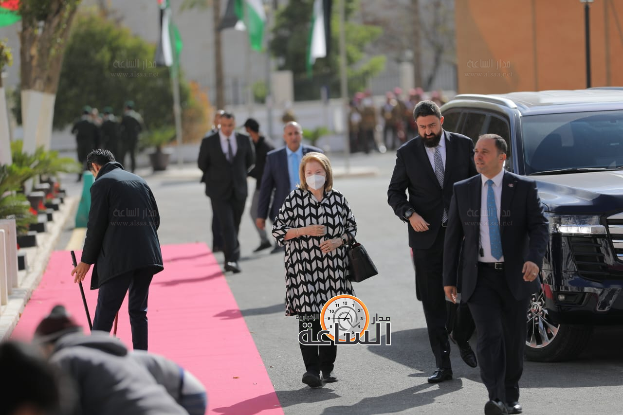 Madar Al-Saa Images 0.2412882249536894