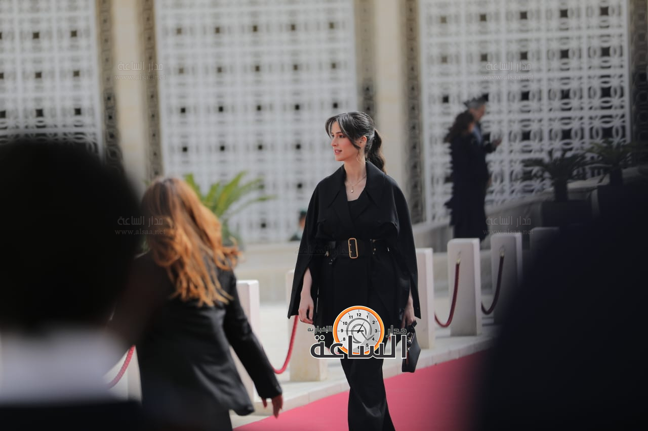 Madar Al-Saa Images 0.6094371621043533