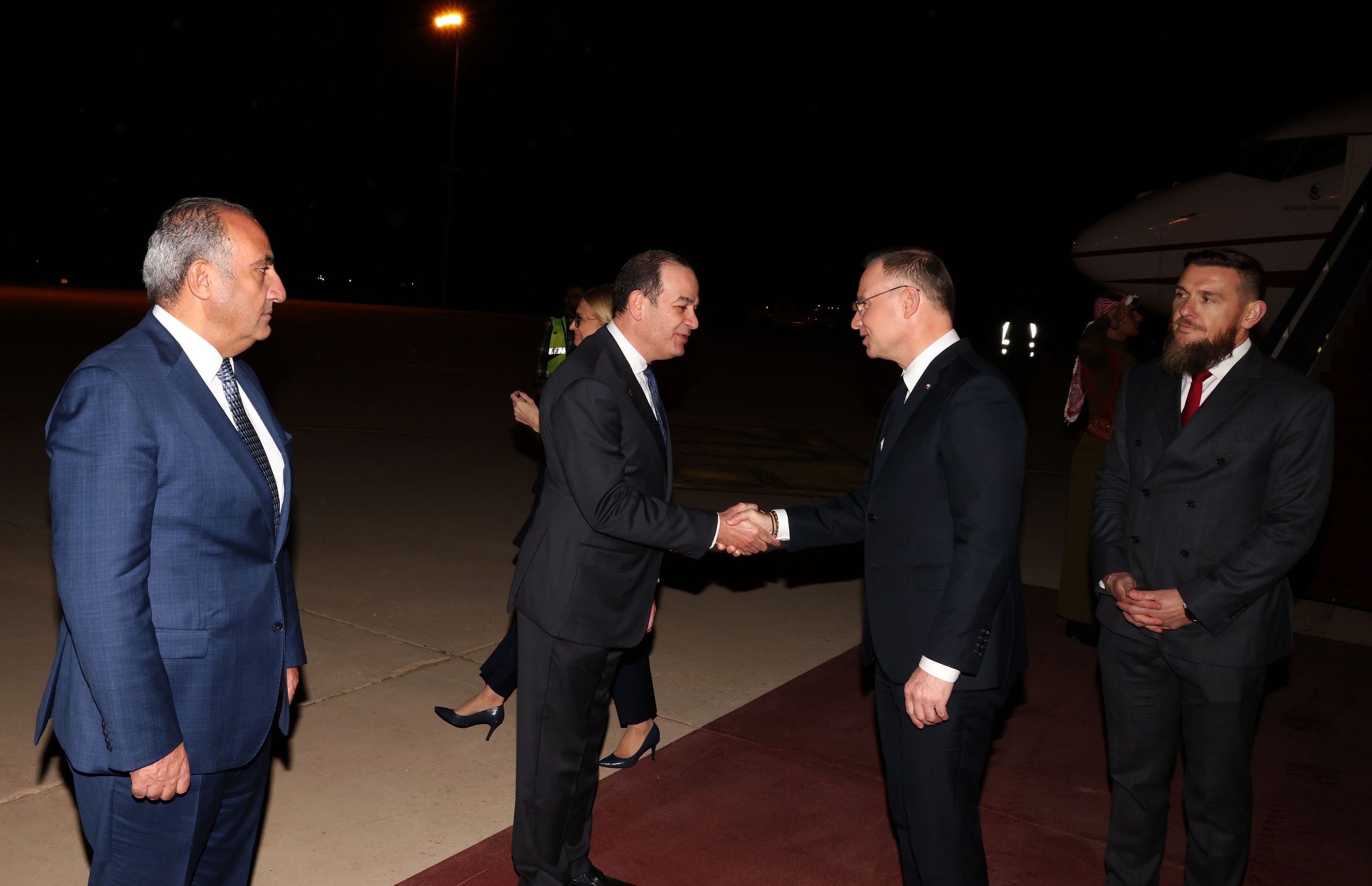 Madar Al-Saa Images 0.8063588332284954