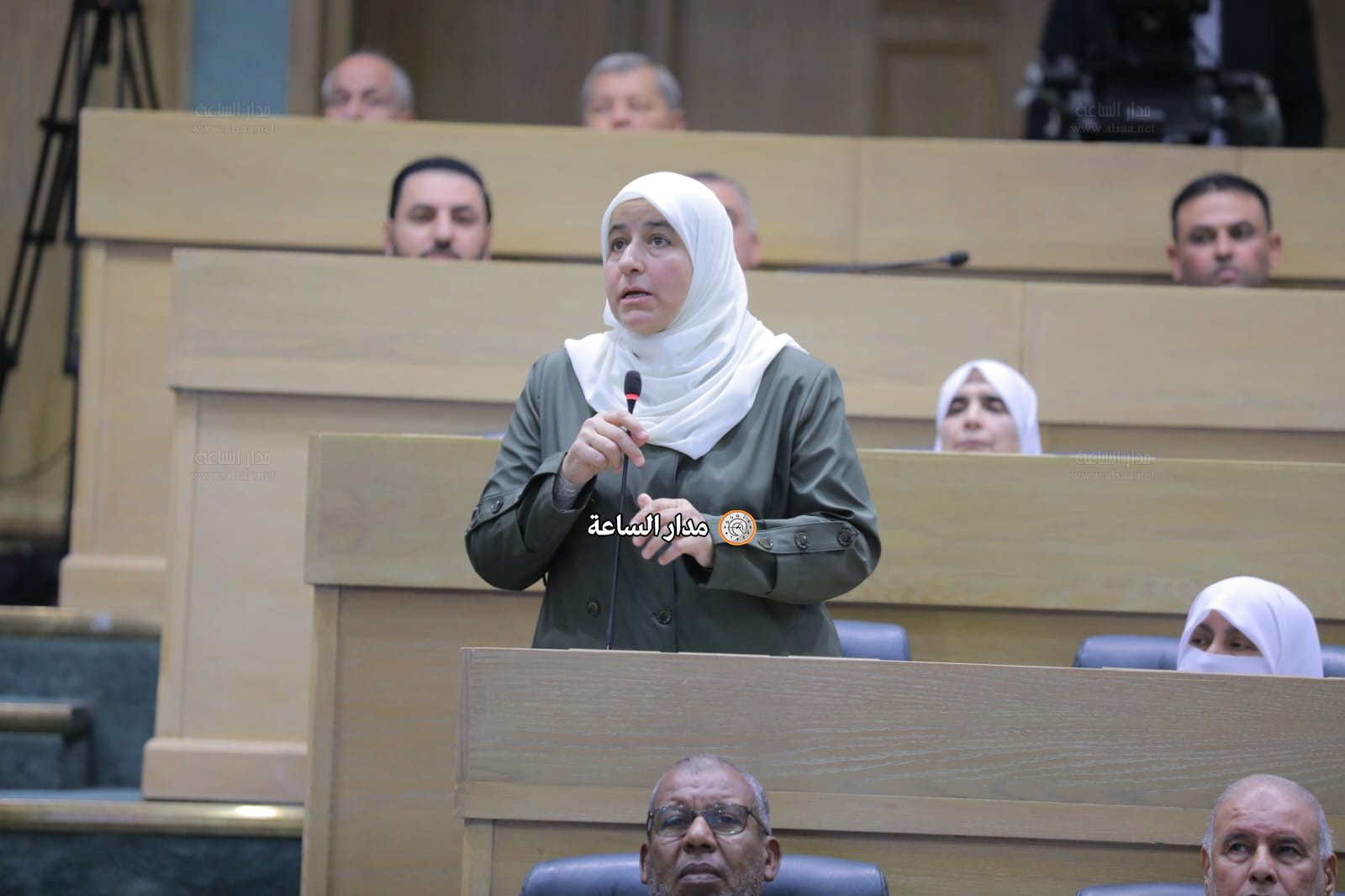 Madar Al-Saa Images 0.38111881139709824