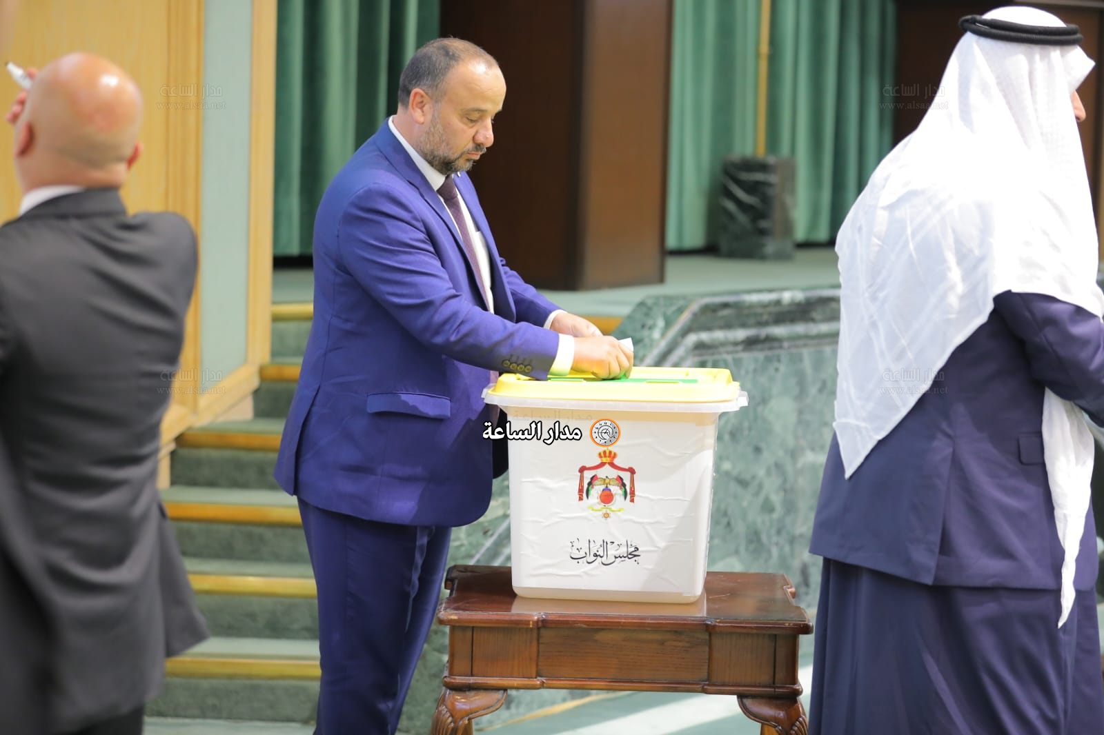 Madar Al-Saa Images 0.3619615866303747