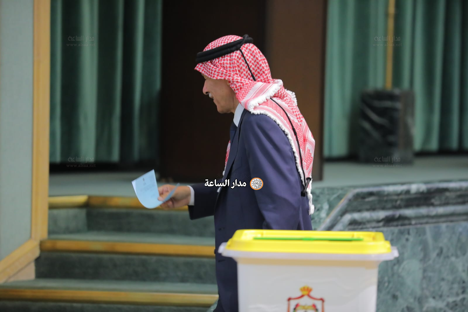 Madar Al-Saa Images 0.12322147445015608