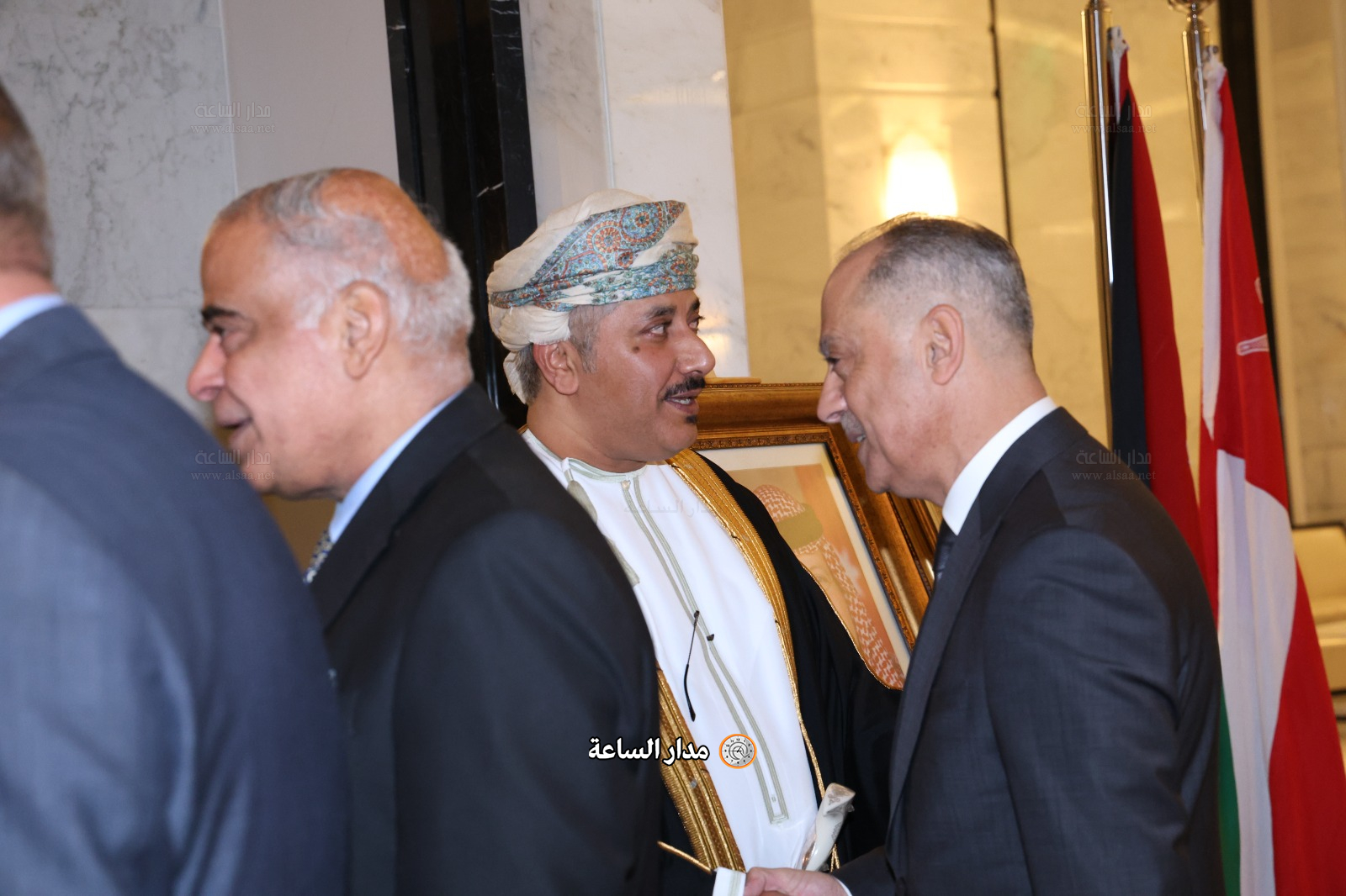 Madar Al-Saa Images 0.35094644993082236