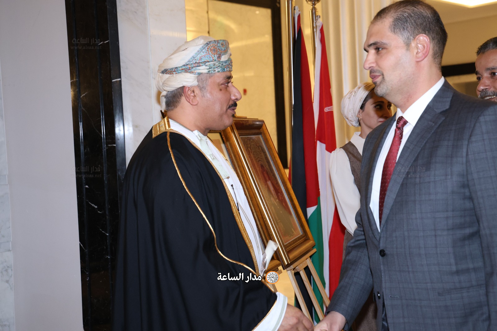 Madar Al-Saa Images 0.3578147870959192