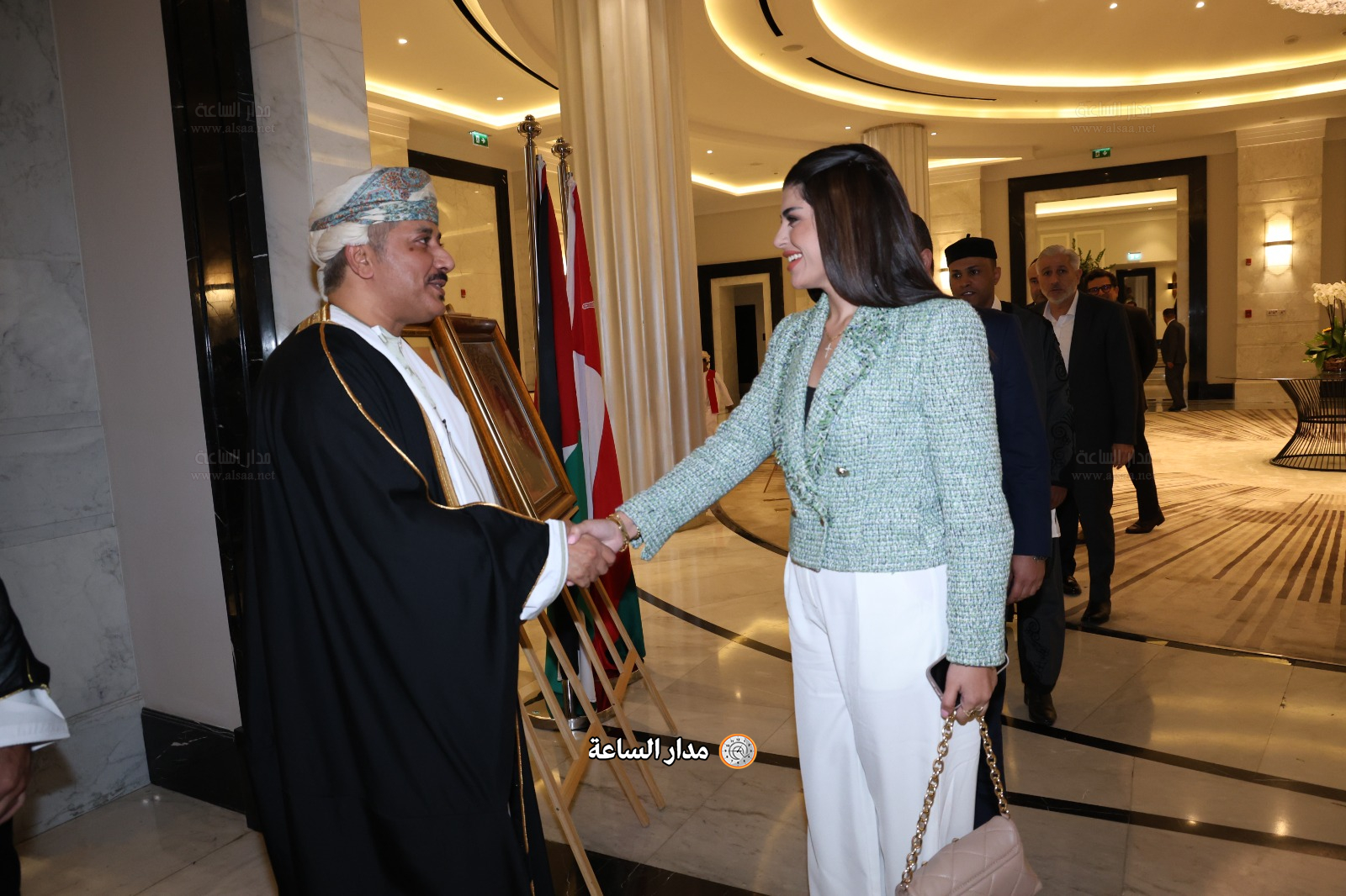 Madar Al-Saa Images 0.40789008572734087