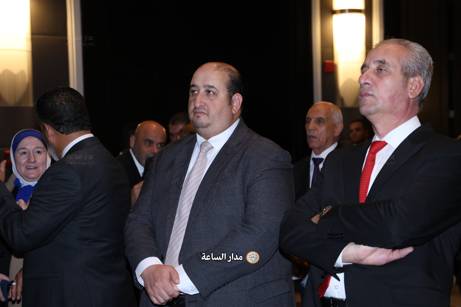 Madar Al-Saa Images 0.48881800981121004