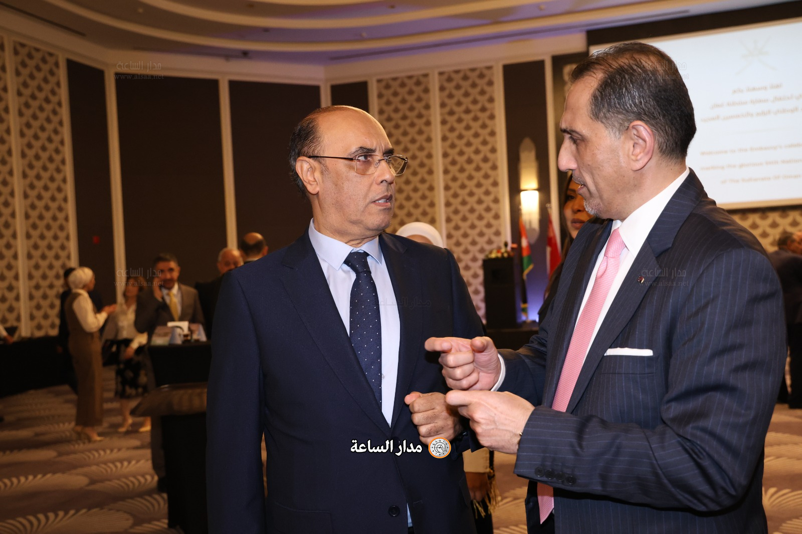 Madar Al-Saa Images 0.05026708705141436