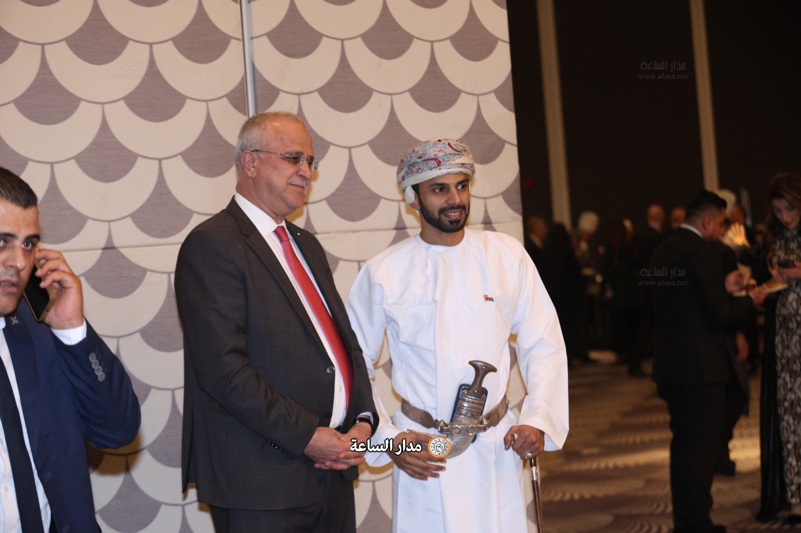 Madar Al-Saa Images 0.5518607190845137