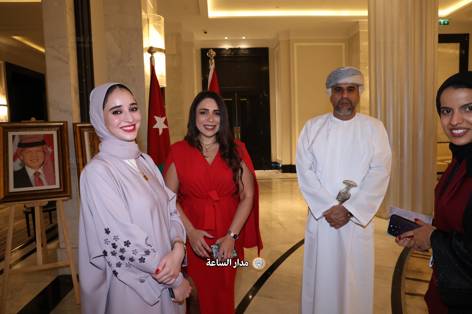 Madar Al-Saa Images 0.1765186159342571