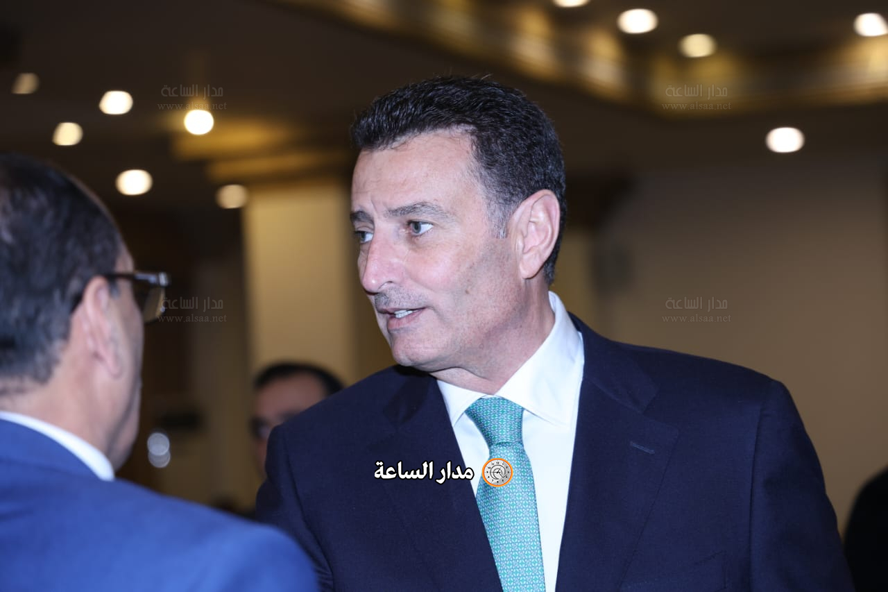 Madar Al-Saa Images 0.14404210969385844