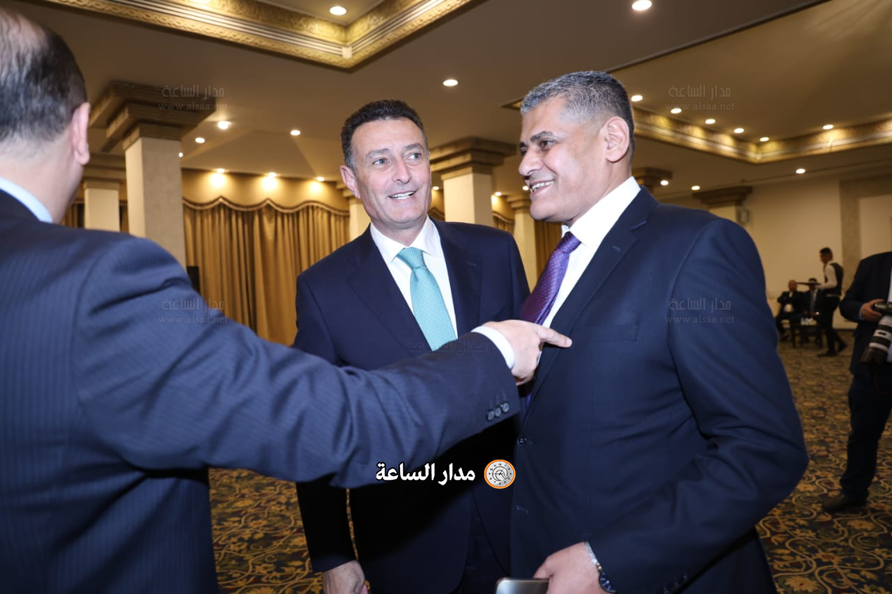 Madar Al-Saa Images 0.49563084468407825