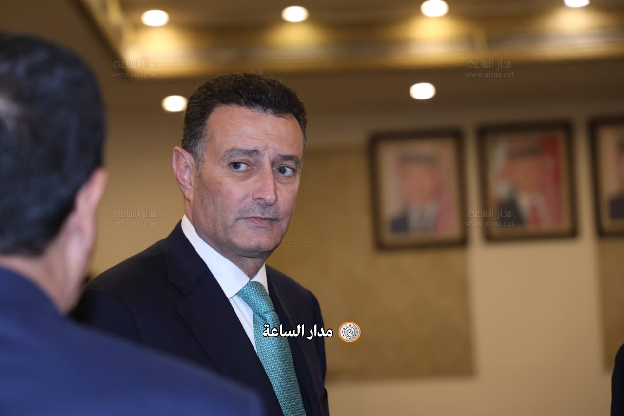 Madar Al-Saa Images 0.7220292409225624