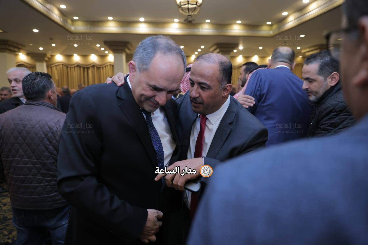 Madar Al-Saa Images 0.9824846272608376