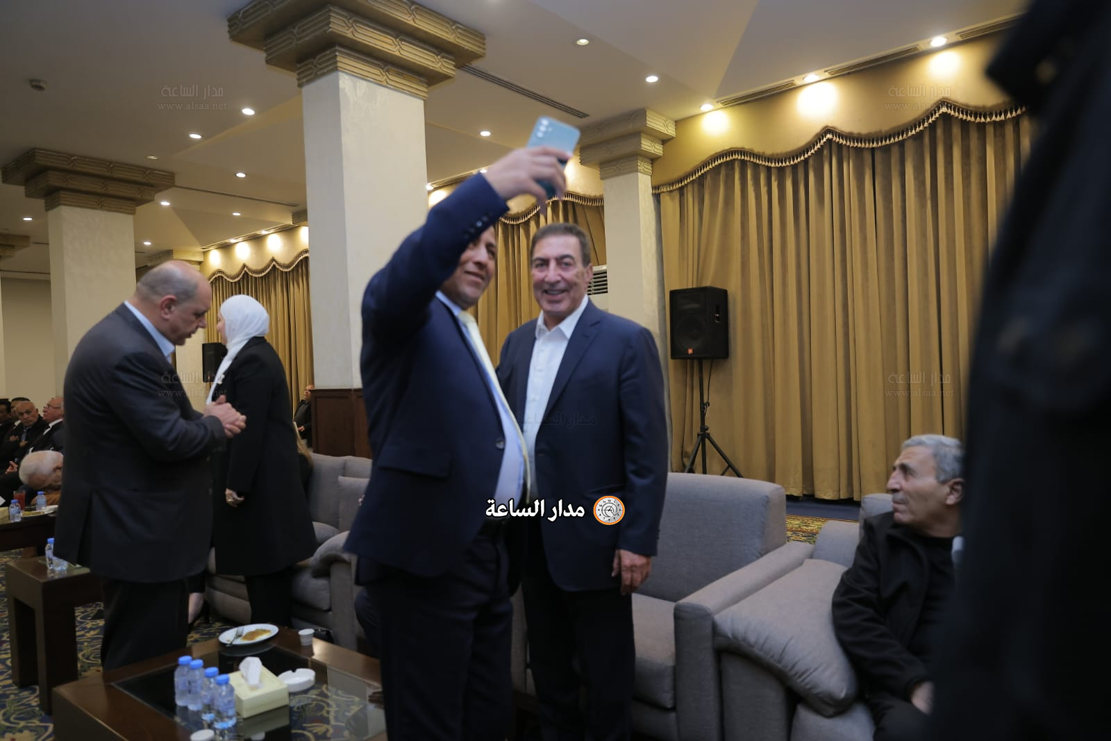 Madar Al-Saa Images 0.7319978726748047