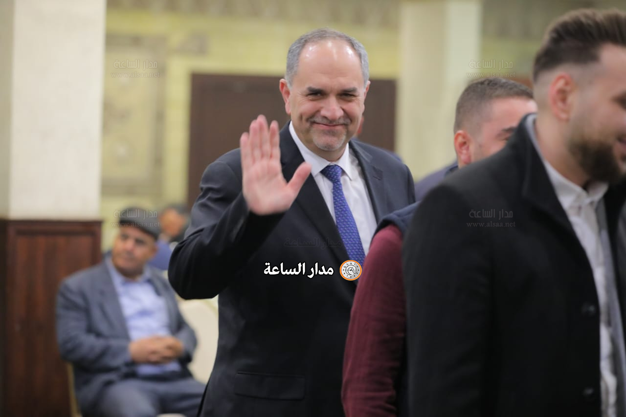 Madar Al-Saa Images 0.38125609194992993